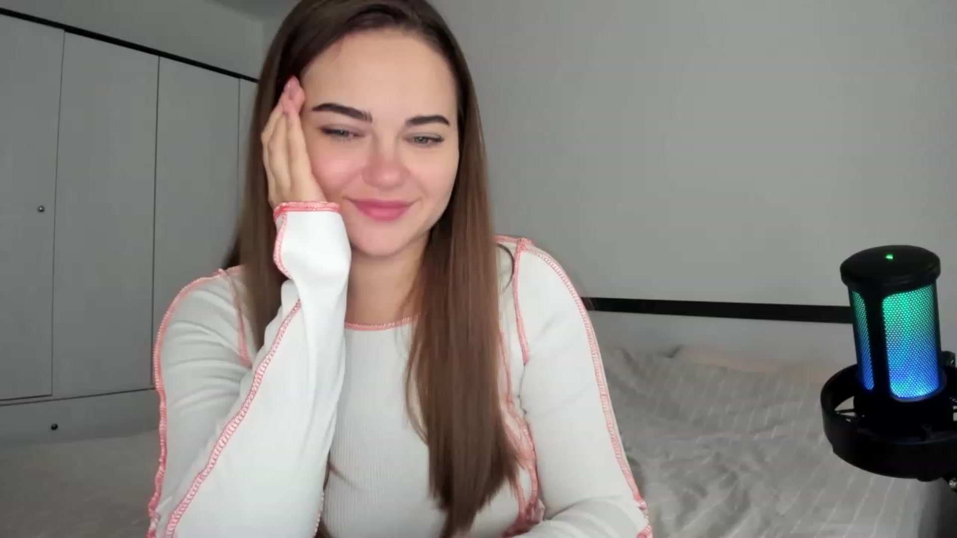 Gallery image thumbnail from BeeTheQueen's myfreecams stream on, 10/12/2023, 14:50 image 2 of 20
