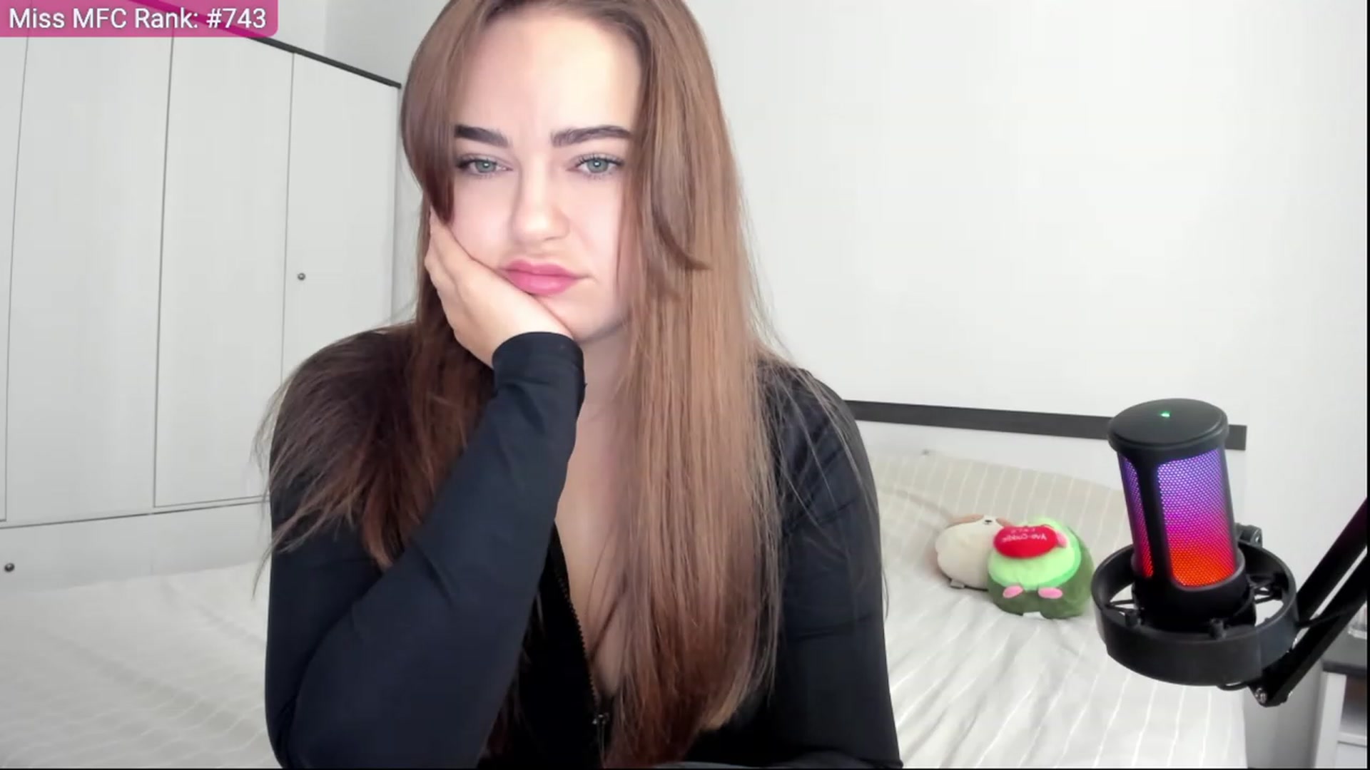Gallery image thumbnail from BeeTheQueen's myfreecams stream on, 10/13/2023, 11:38 image 15 of 20