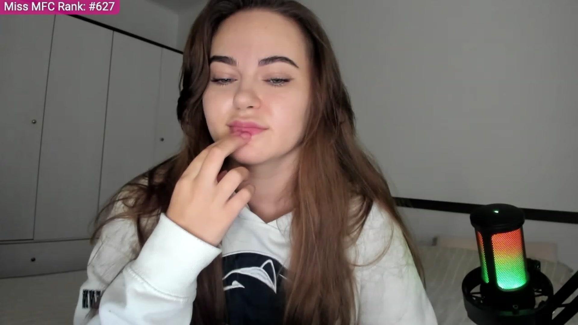 Gallery image thumbnail from BeeTheQueen's myfreecams stream on, 10/25/2023, 12:20 image 6 of 20
