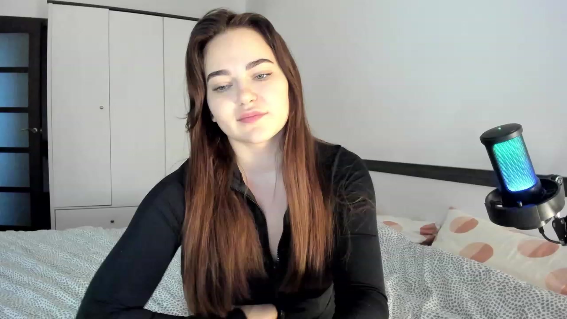 Gallery image thumbnail from BeeTheQueen's myfreecams stream on, 12/01/2023, 13:47 image 18 of 20