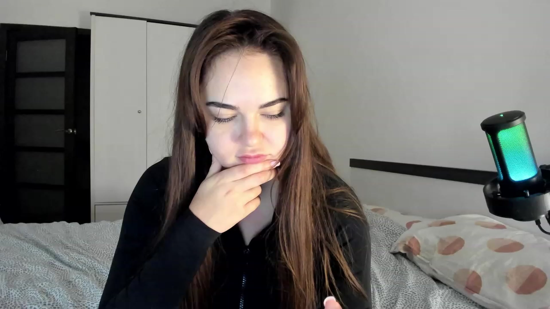 Gallery image thumbnail from BeeTheQueen's myfreecams stream on, 12/01/2023, 15:36 image 10 of 20