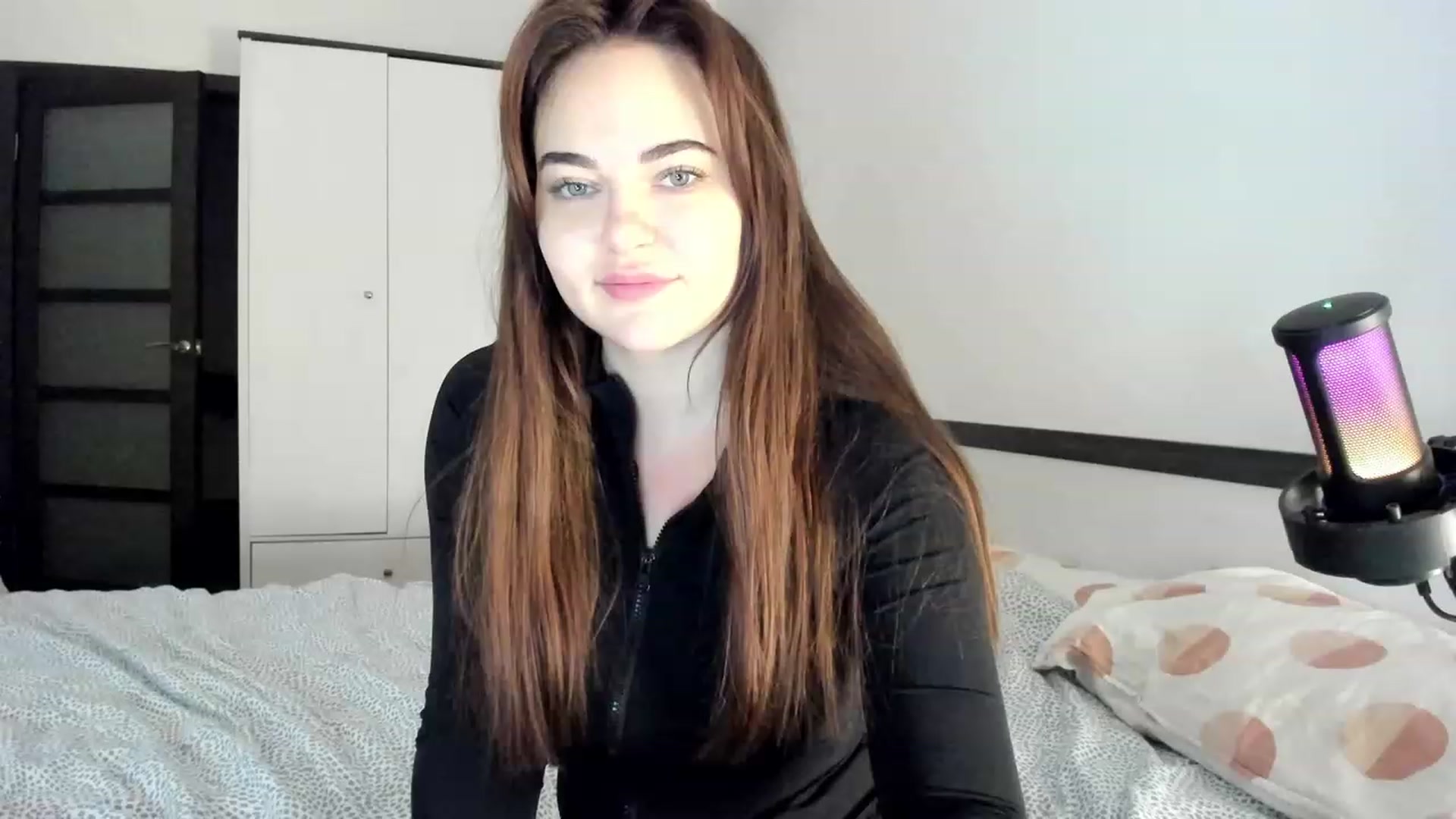 Gallery image thumbnail from BeeTheQueen's myfreecams stream on, 12/01/2023, 15:36 image 2 of 20