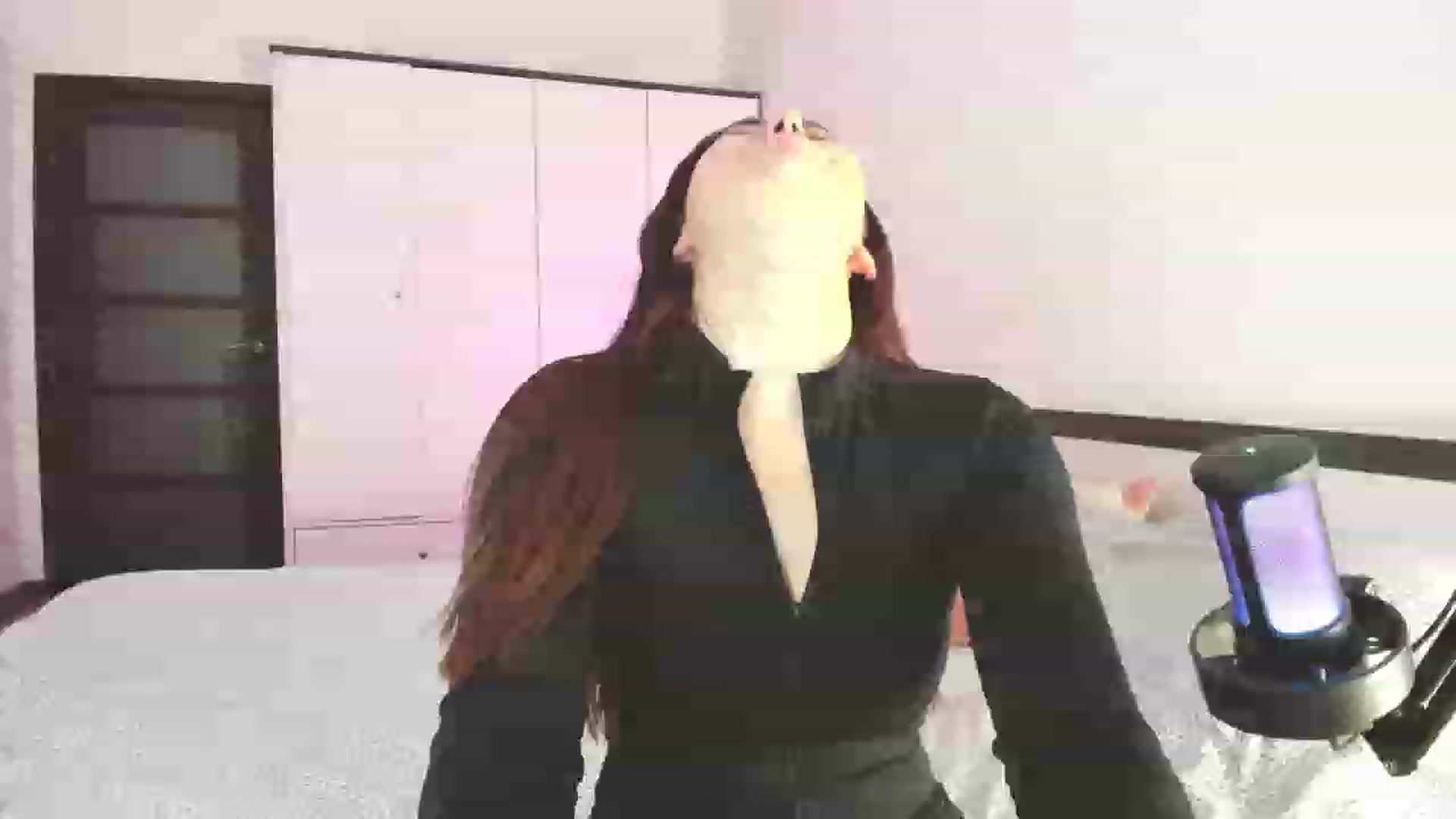 Gallery image thumbnail from BeeTheQueen's myfreecams stream on, 12/18/2023, 15:08 image 12 of 20