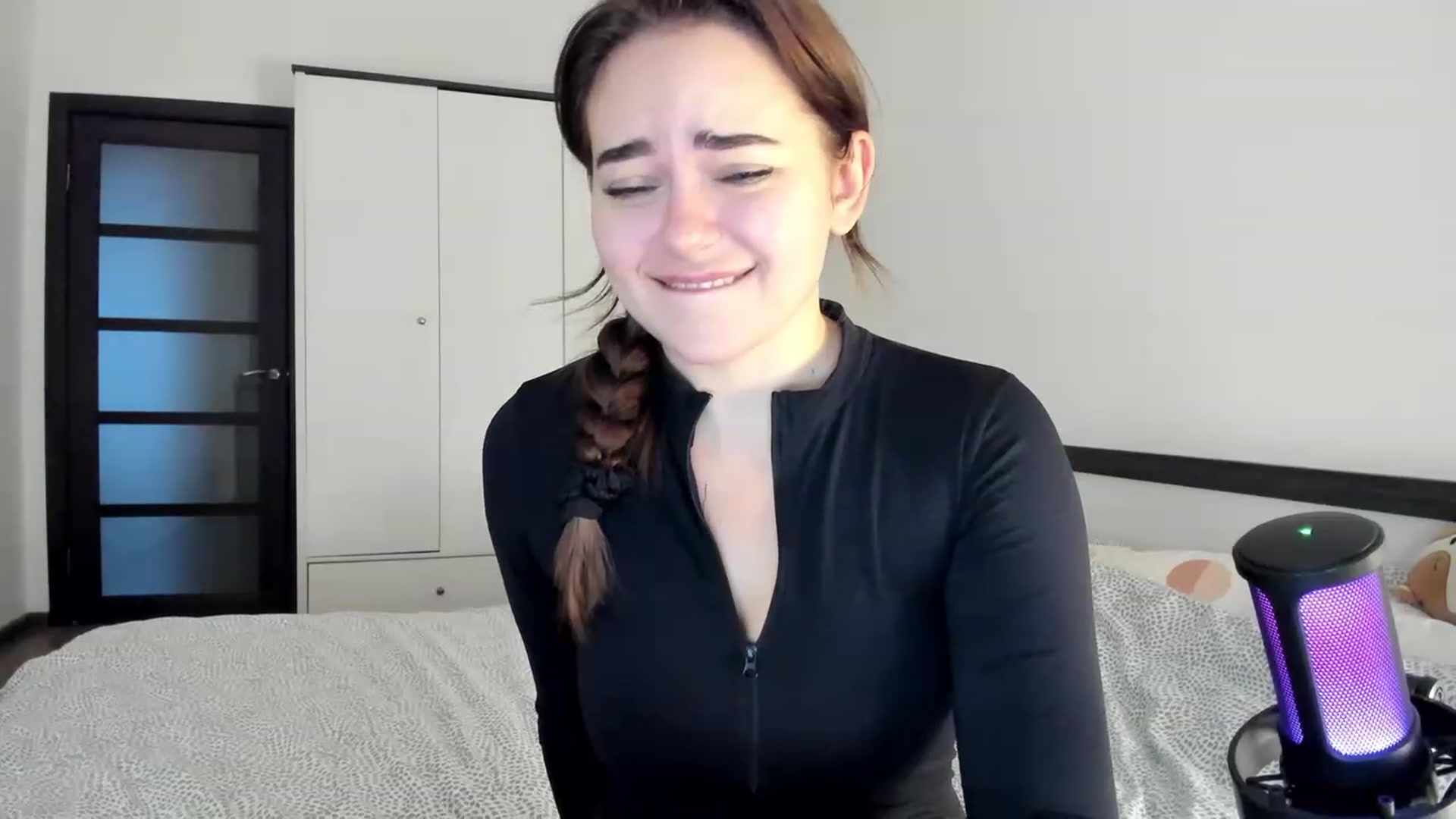 Gallery image thumbnail from BeeTheQueen's myfreecams stream on, 12/19/2023, 14:05 image 18 of 20