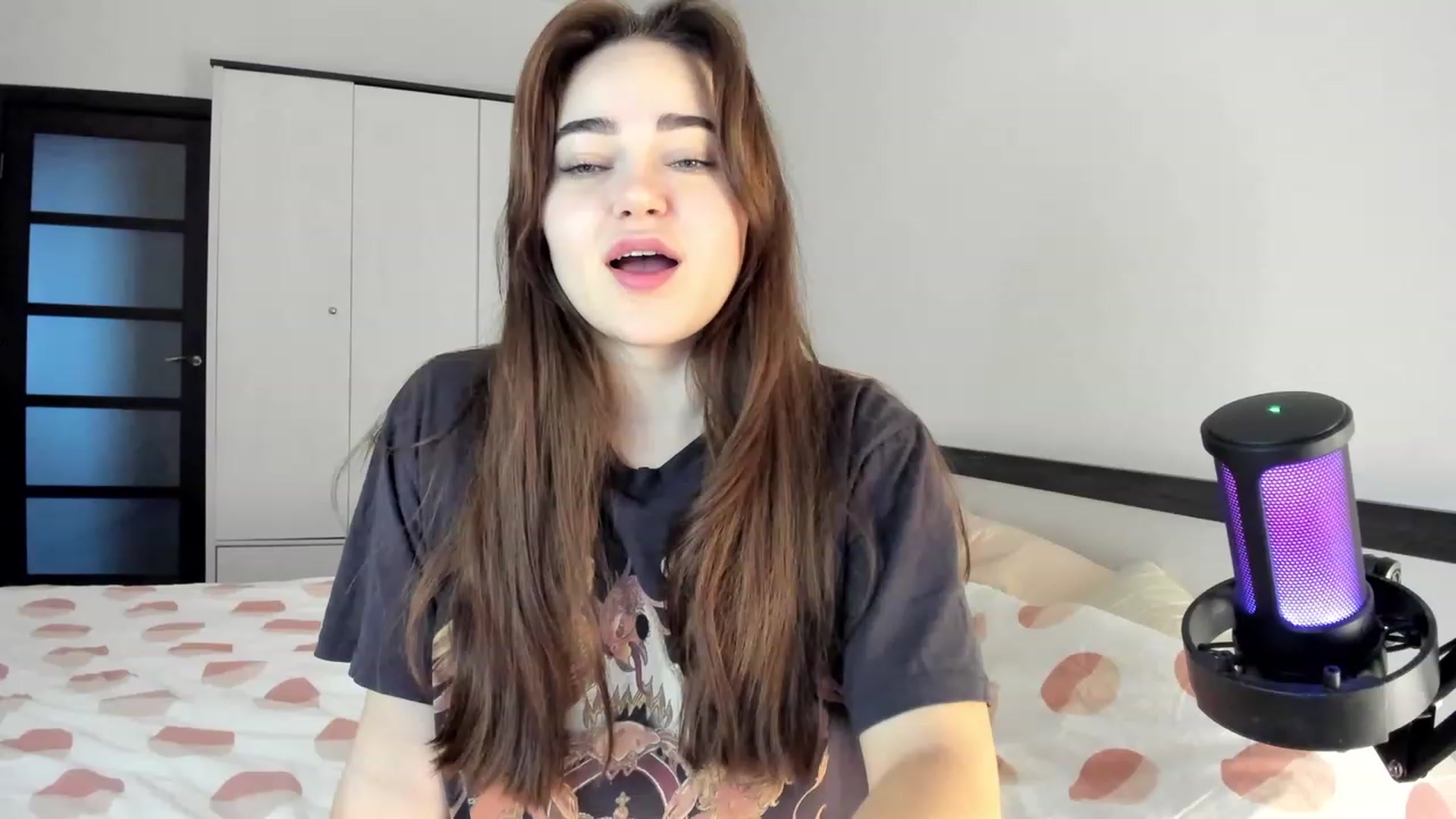 Gallery image thumbnail from BeeTheQueen's myfreecams stream on, 12/26/2023, 13:19 image 11 of 20