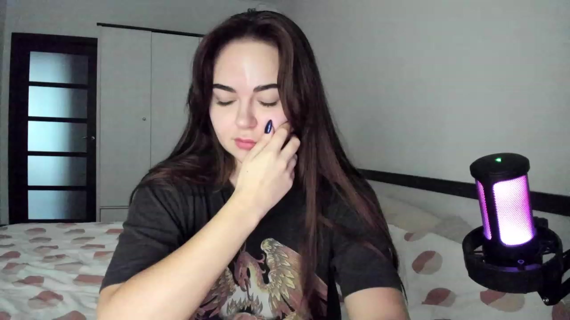 Gallery image thumbnail from BeeTheQueen's myfreecams stream on, 12/26/2023, 13:19 image 4 of 20