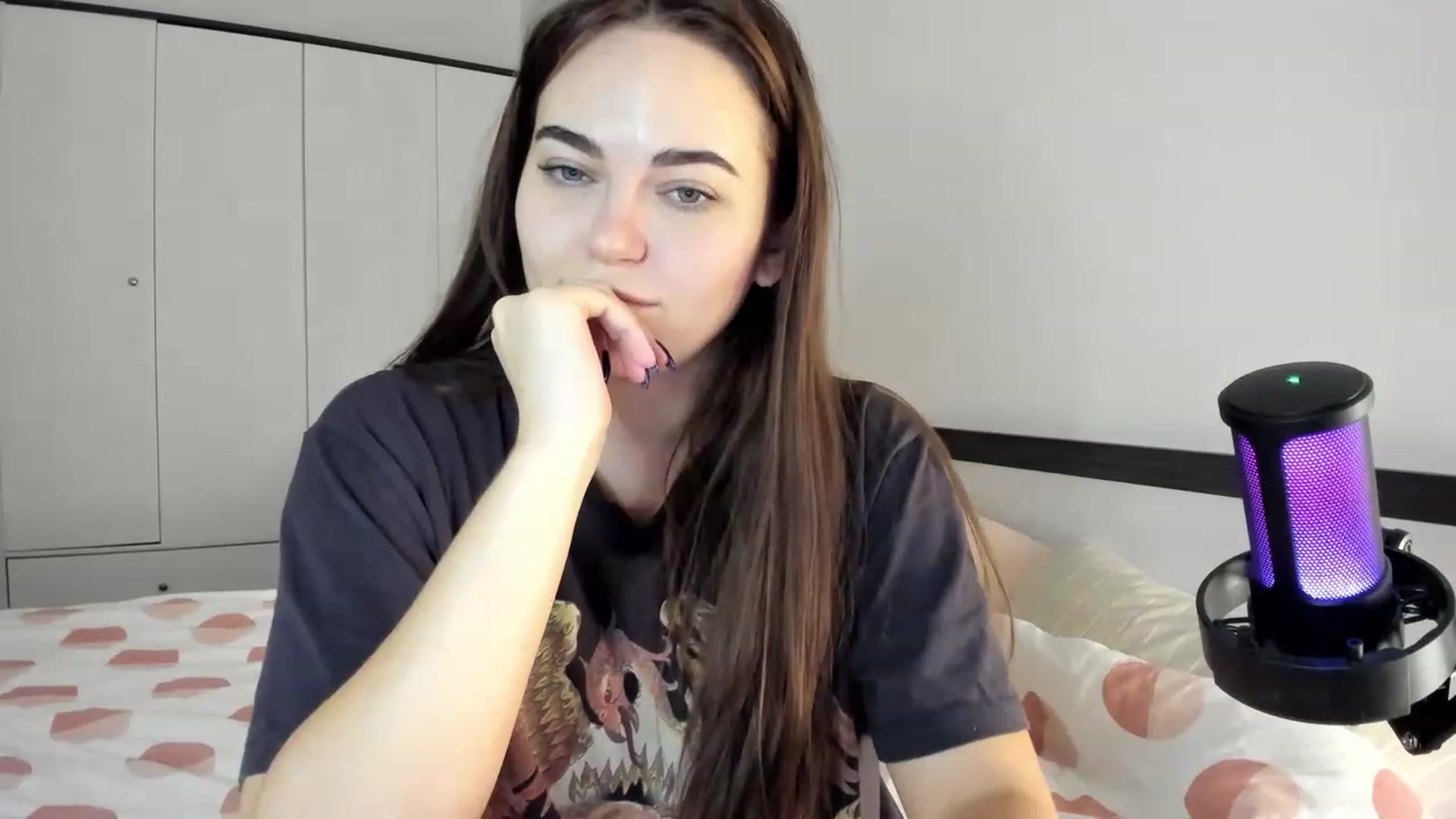 Gallery image thumbnail from BeeTheQueen's myfreecams stream on, 12/26/2023, 15:32 image 18 of 20