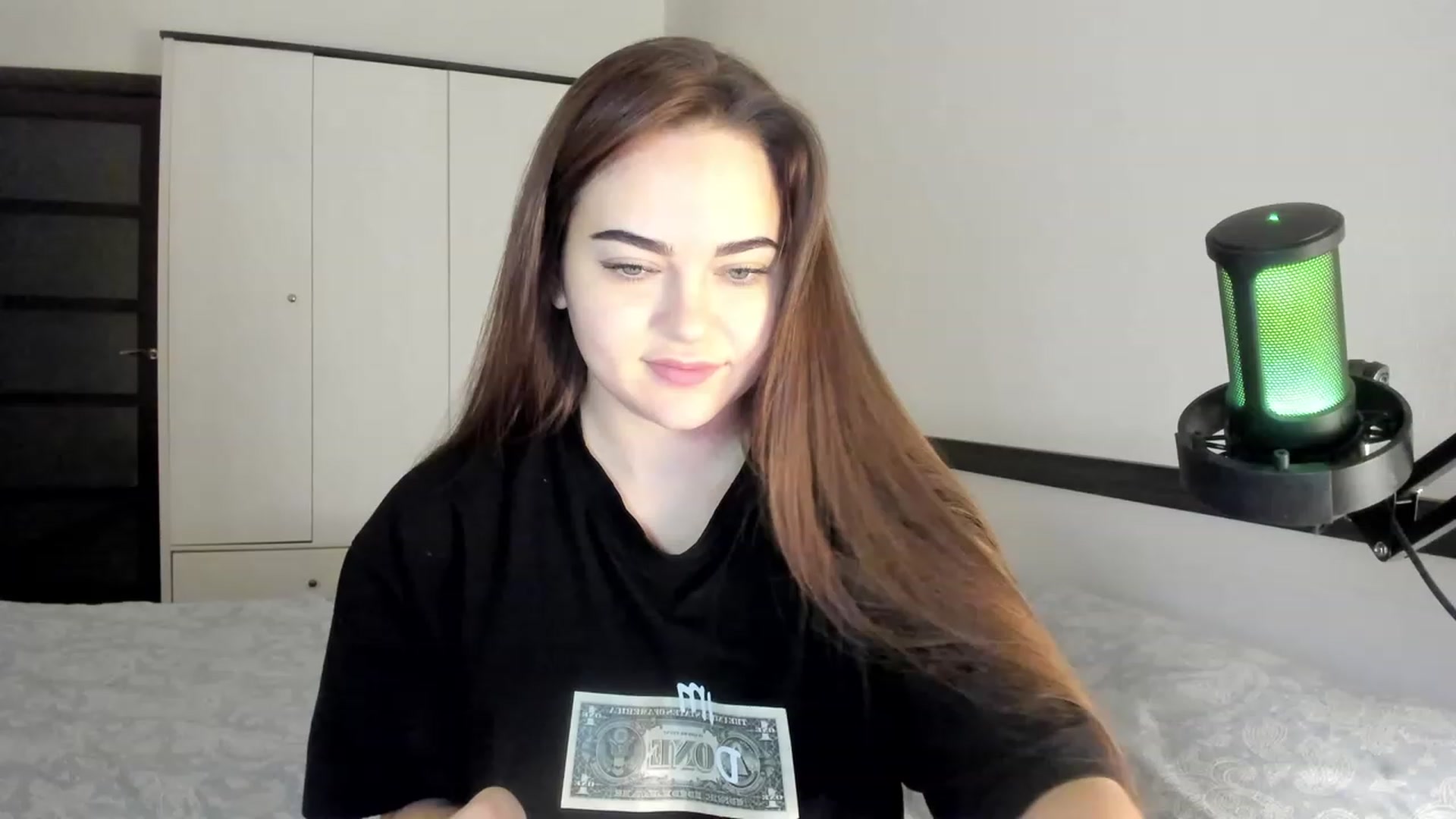 Gallery image thumbnail from BeeTheQueen's myfreecams stream on, 02/04/2024, 16:00 image 2 of 20
