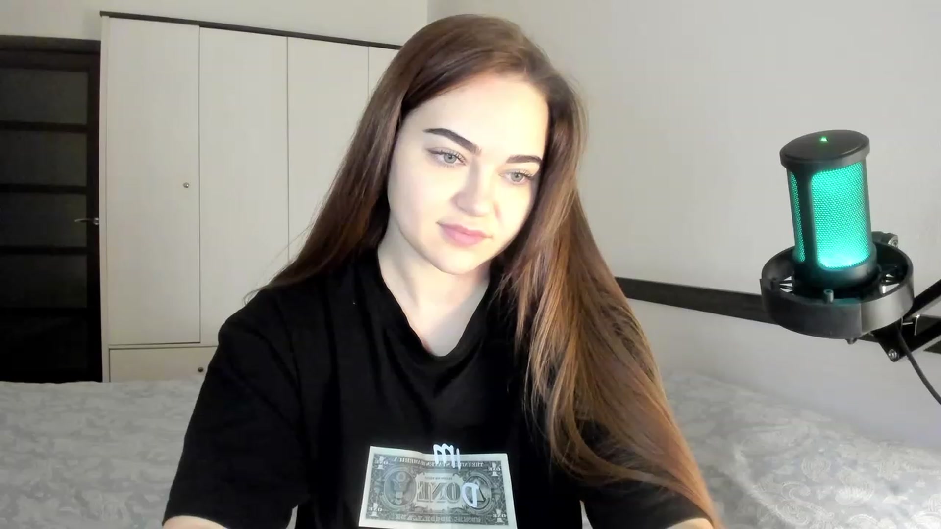 Gallery image thumbnail from BeeTheQueen's myfreecams stream on, 02/04/2024, 16:00 image 17 of 20