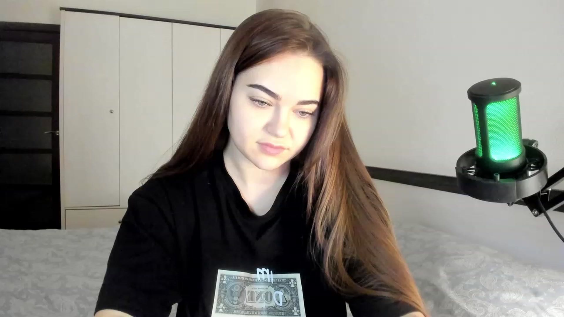 Gallery image thumbnail from BeeTheQueen's myfreecams stream on, 02/04/2024, 16:00 image 18 of 20