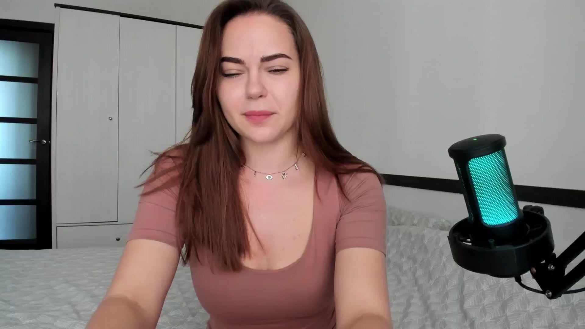 Gallery image thumbnail from BeeTheQueen's myfreecams stream on, 05/03/2024, 11:52 image 5 of 20