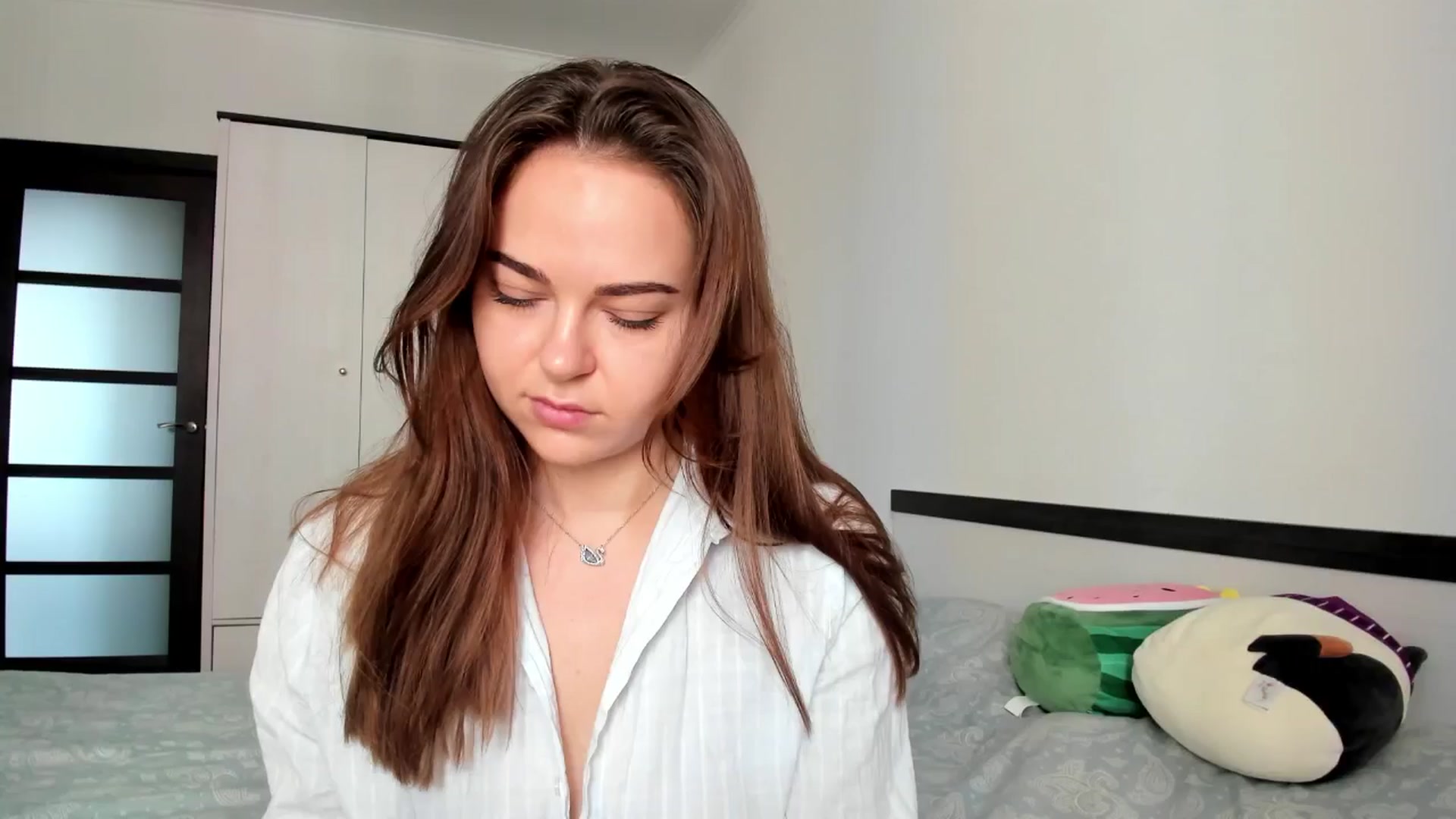 Gallery image thumbnail from BeeTheQueen's myfreecams stream on, 05/27/2024, 13:35 image 2 of 20