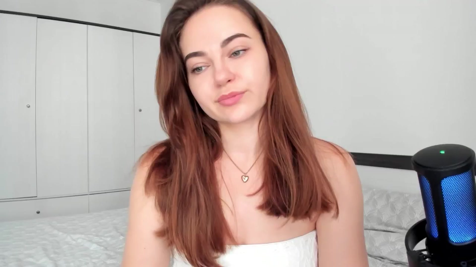 Gallery image thumbnail from BeeTheQueen's myfreecams stream on, 06/16/2024, 12:57 image 3 of 20