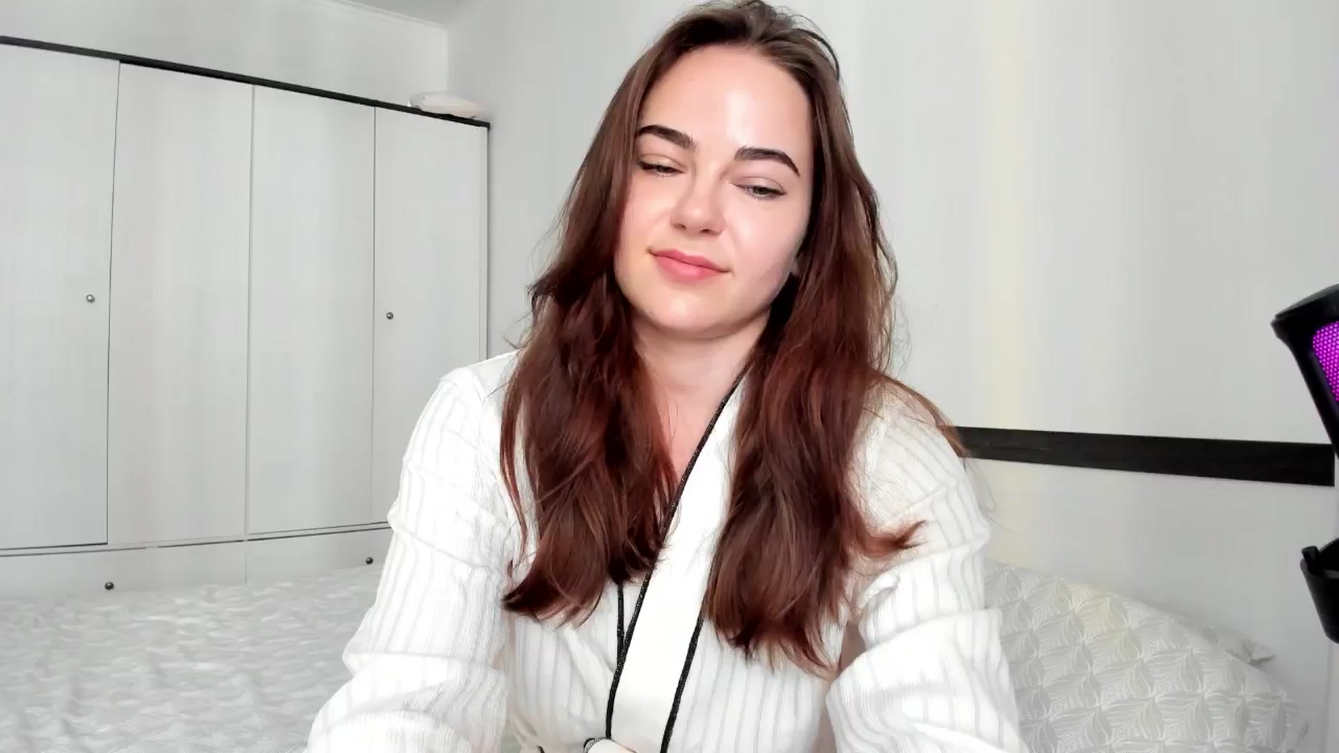 Gallery image thumbnail from BeeTheQueen's myfreecams stream on, 07/25/2024, 13:27 image 8 of 20