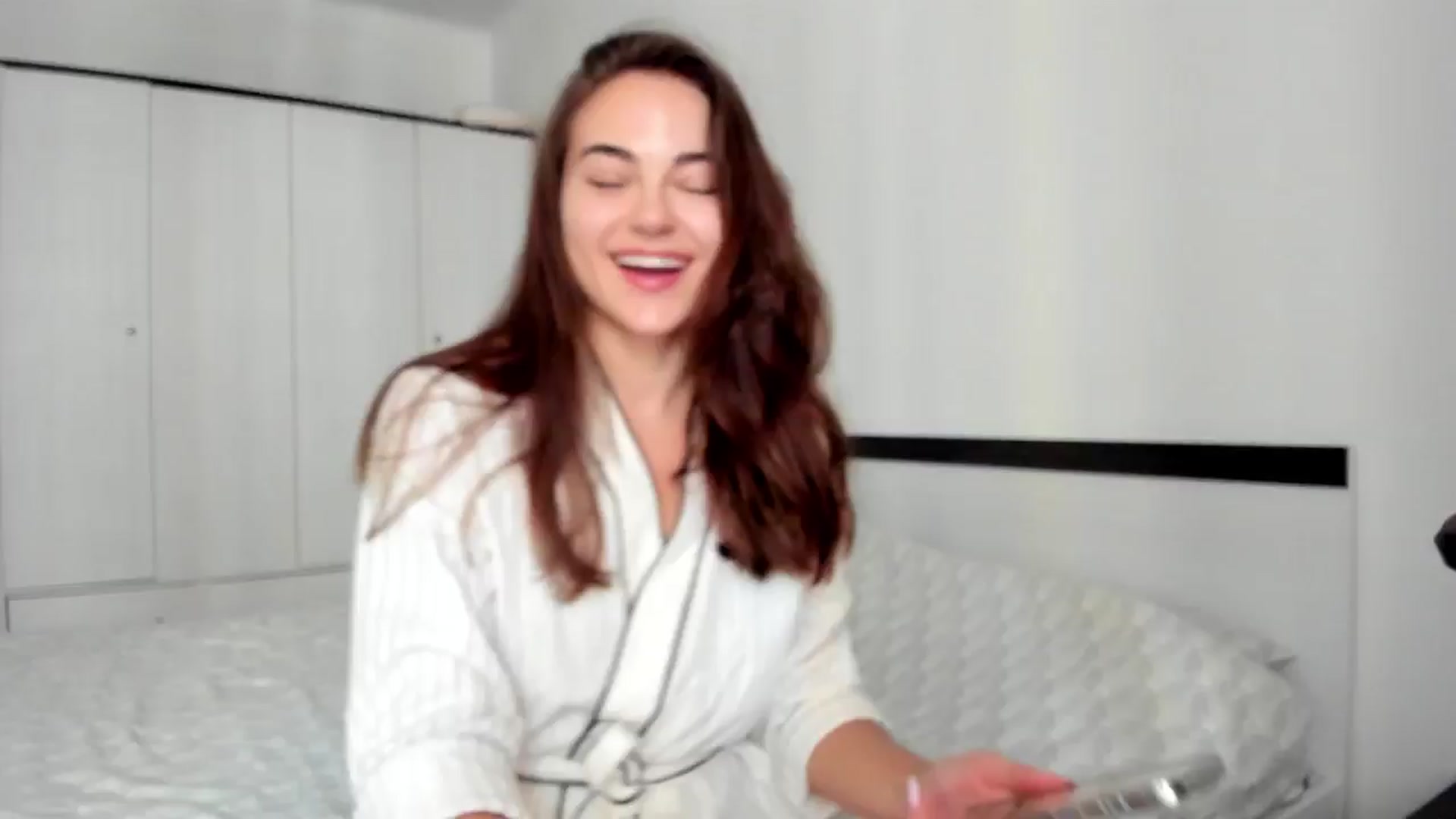 Gallery image thumbnail from BeeTheQueen's myfreecams stream on, 07/25/2024, 13:27 image 1 of 20