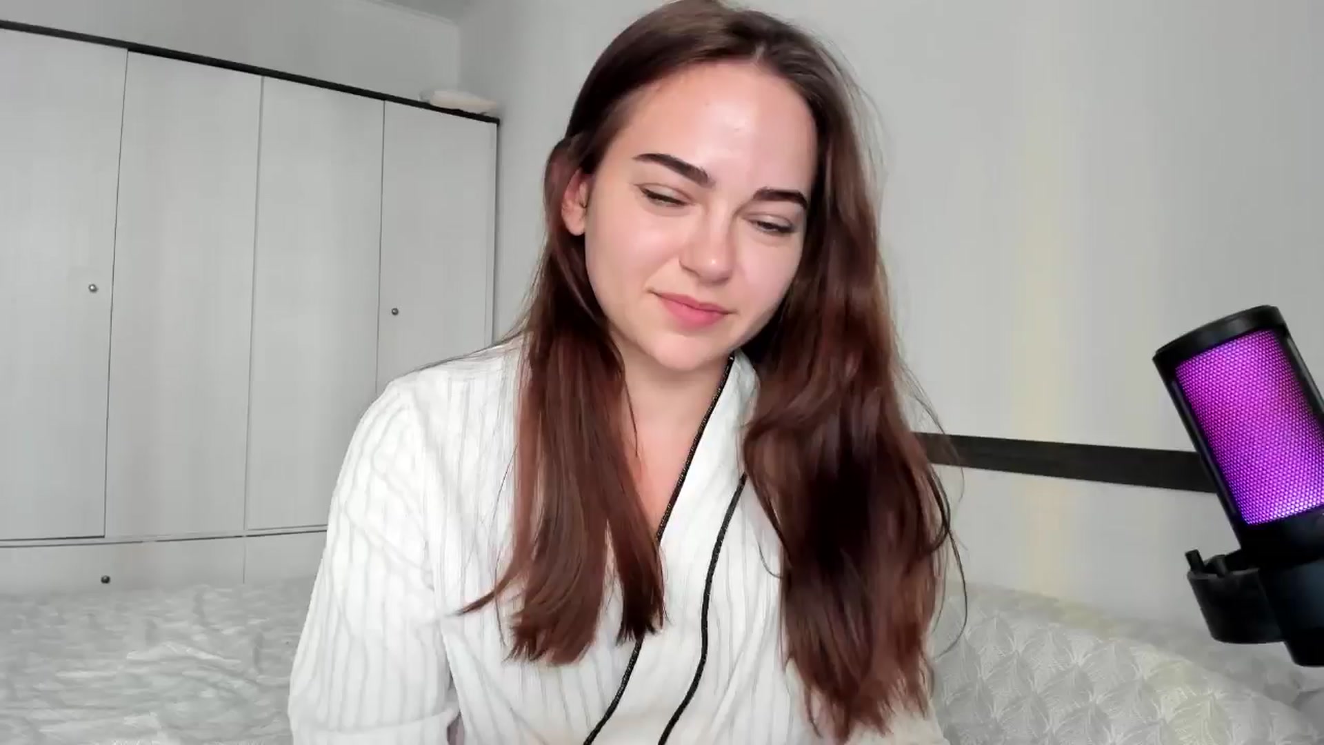 Gallery image thumbnail from BeeTheQueen's myfreecams stream on, 07/25/2024, 14:25 image 1 of 20