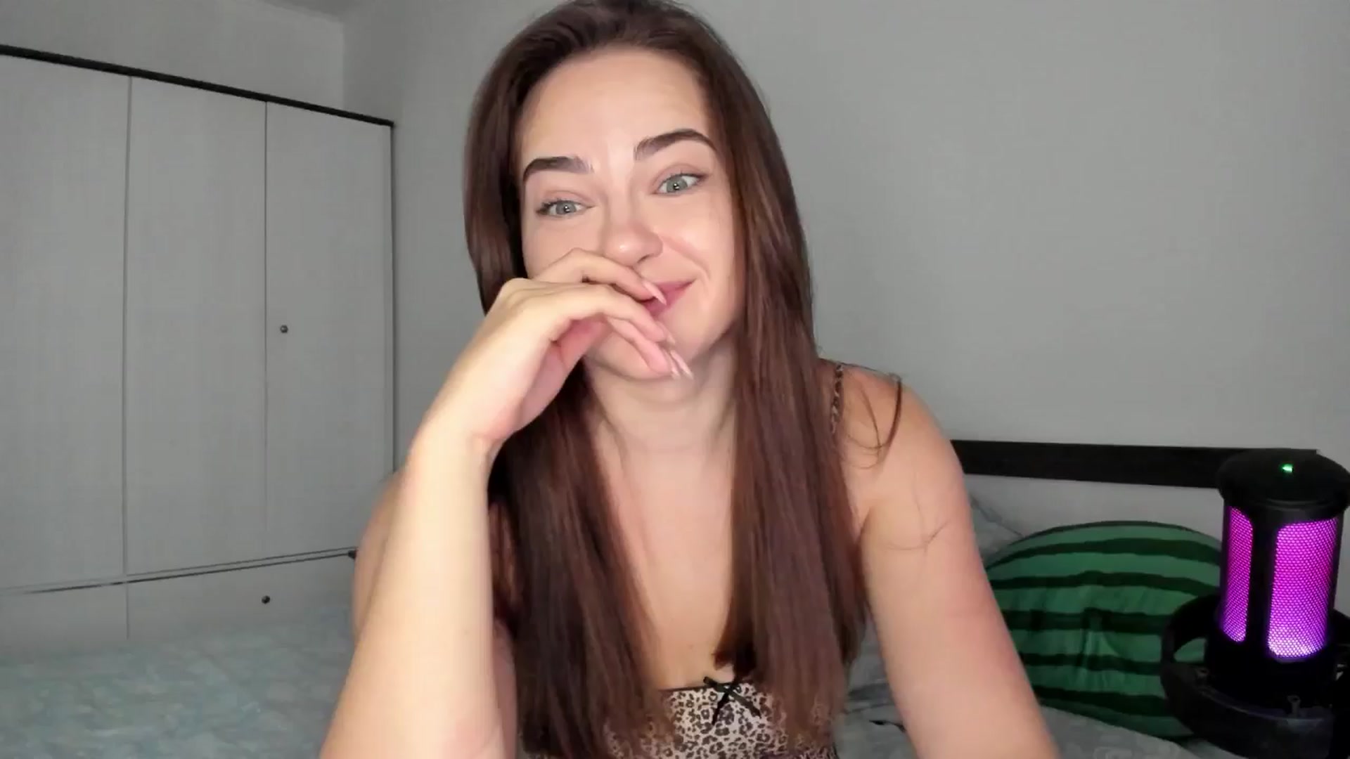 Gallery image thumbnail from BeeTheQueen's myfreecams stream on, 08/31/2024, 14:09 image 13 of 20