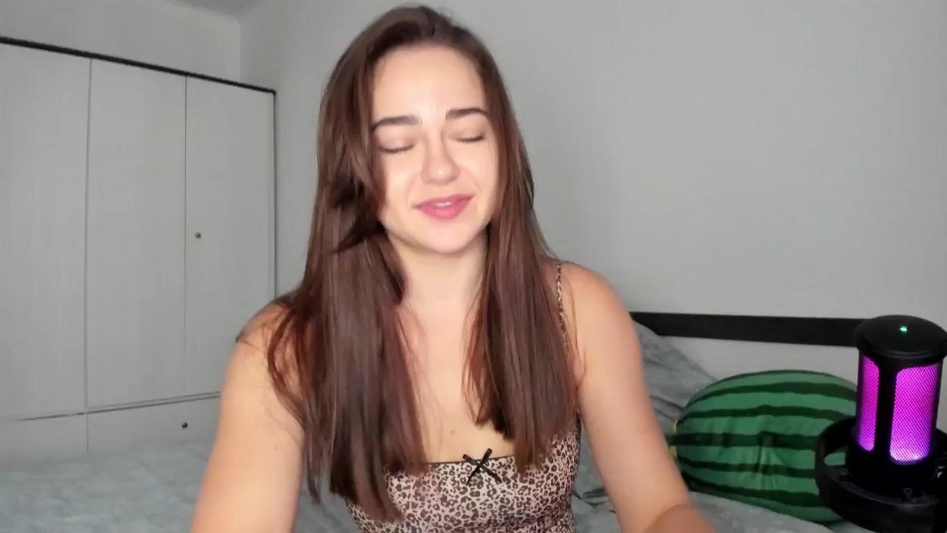 Gallery image thumbnail from BeeTheQueen's myfreecams stream on, 08/31/2024, 14:09 image 11 of 20