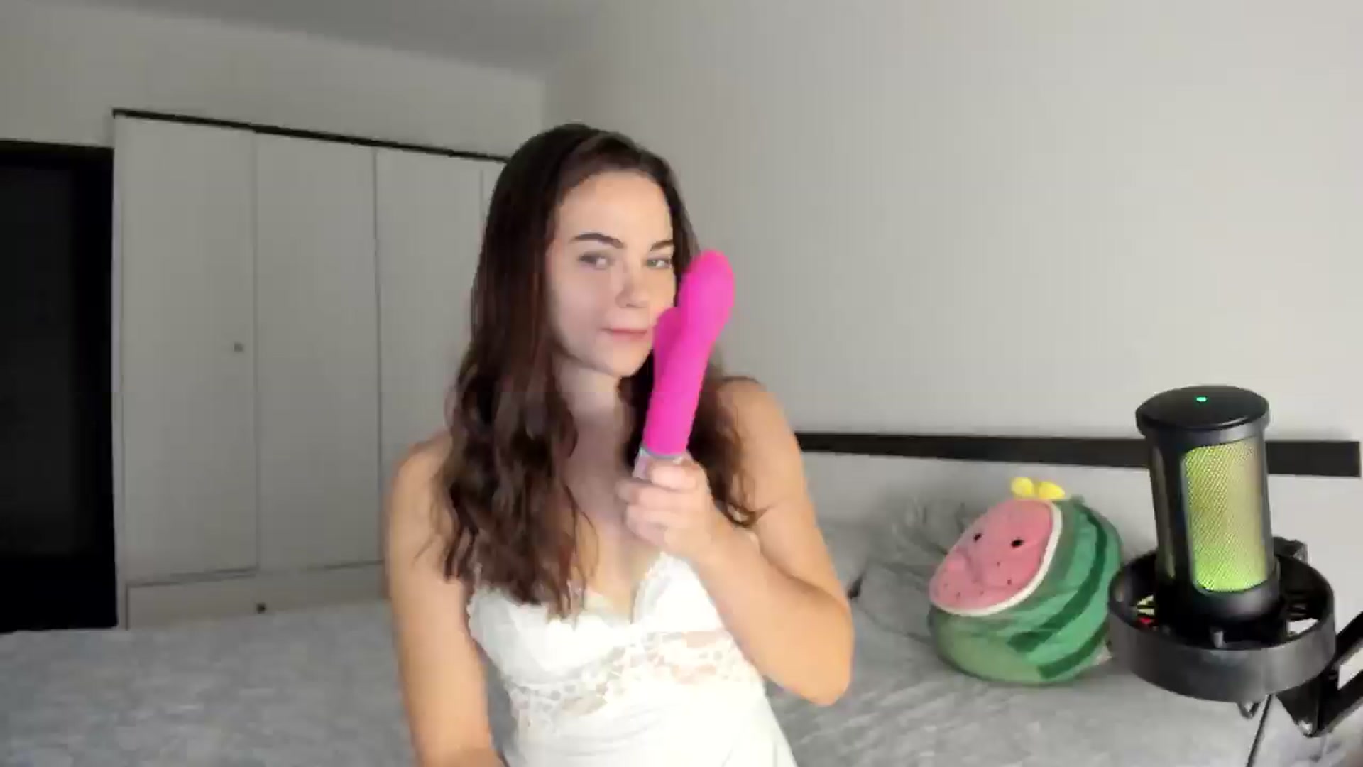 Gallery image thumbnail from BeeTheQueen's myfreecams stream on, 09/04/2024, 18:50 image 20 of 20