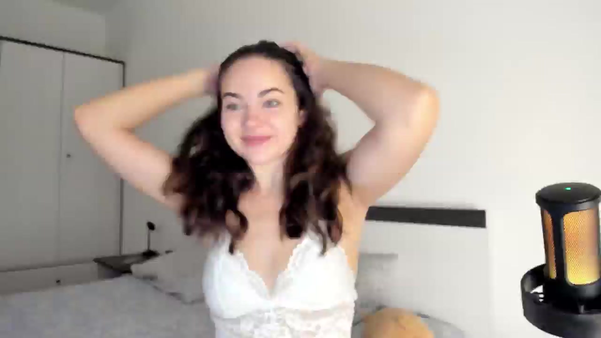 Gallery image thumbnail from BeeTheQueen's myfreecams stream on, 09/04/2024, 20:17 image 7 of 20