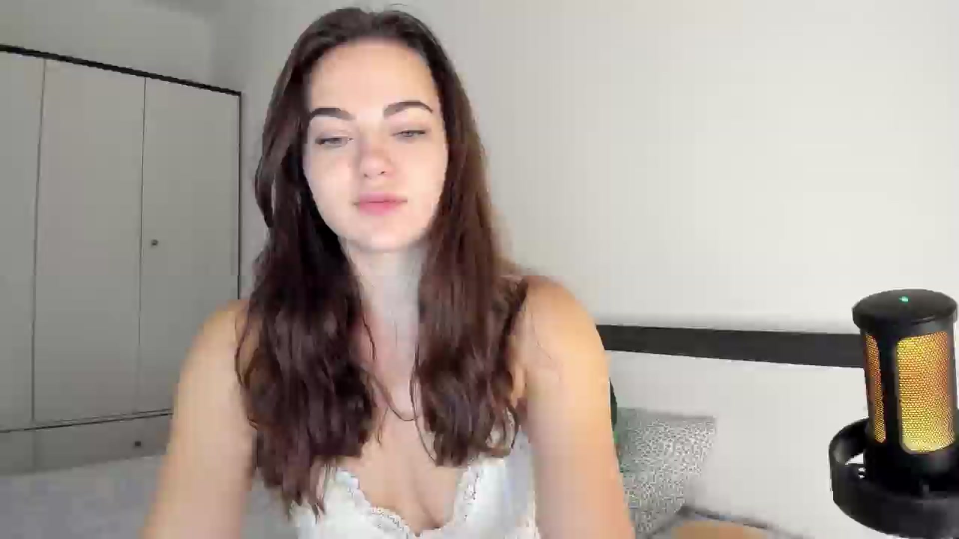 Gallery image thumbnail from BeeTheQueen's myfreecams stream on, 09/04/2024, 20:17 image 8 of 20