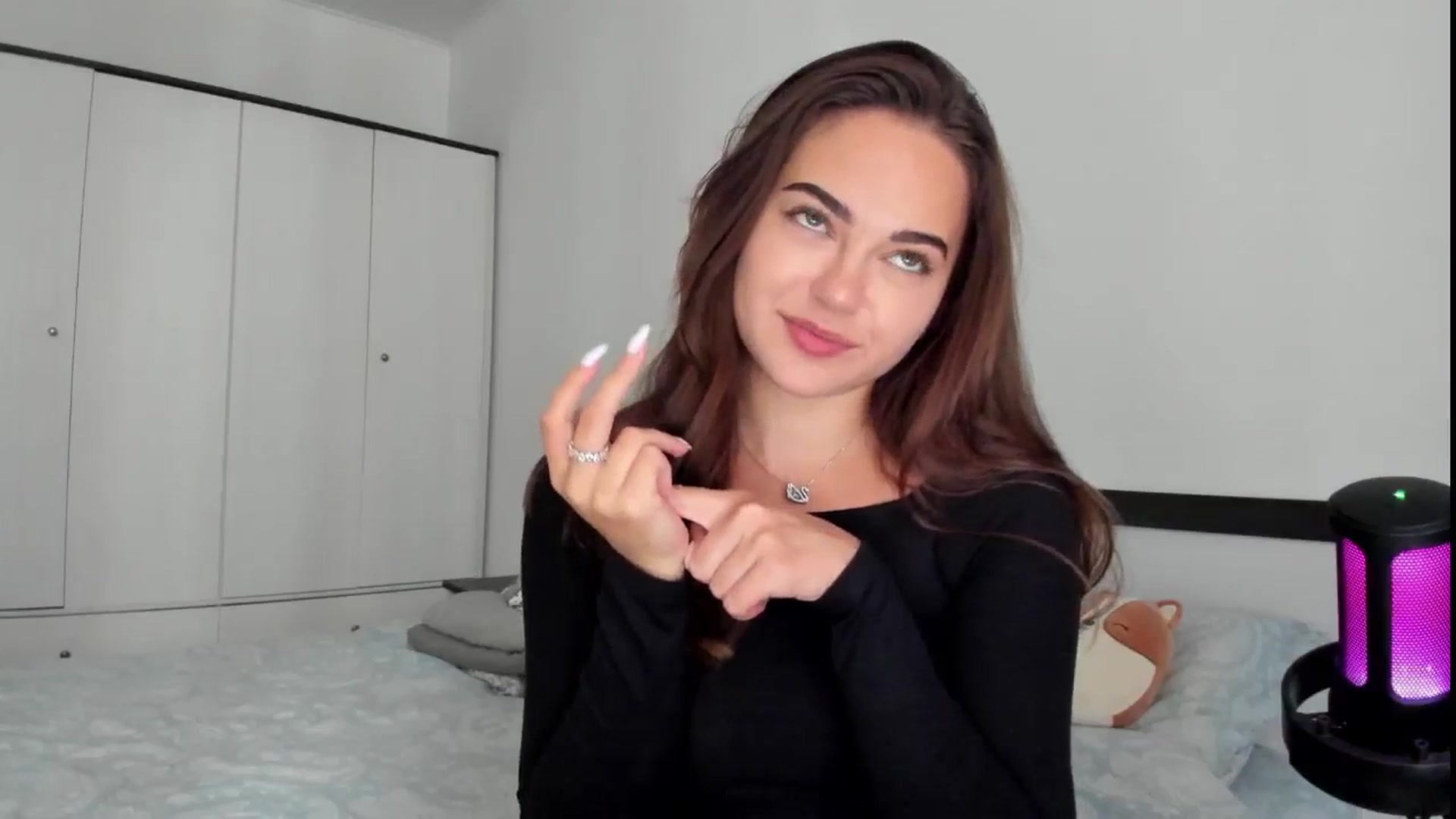 Gallery image thumbnail from BeeTheQueen's myfreecams stream on, 09/25/2024, 12:36 image 12 of 20