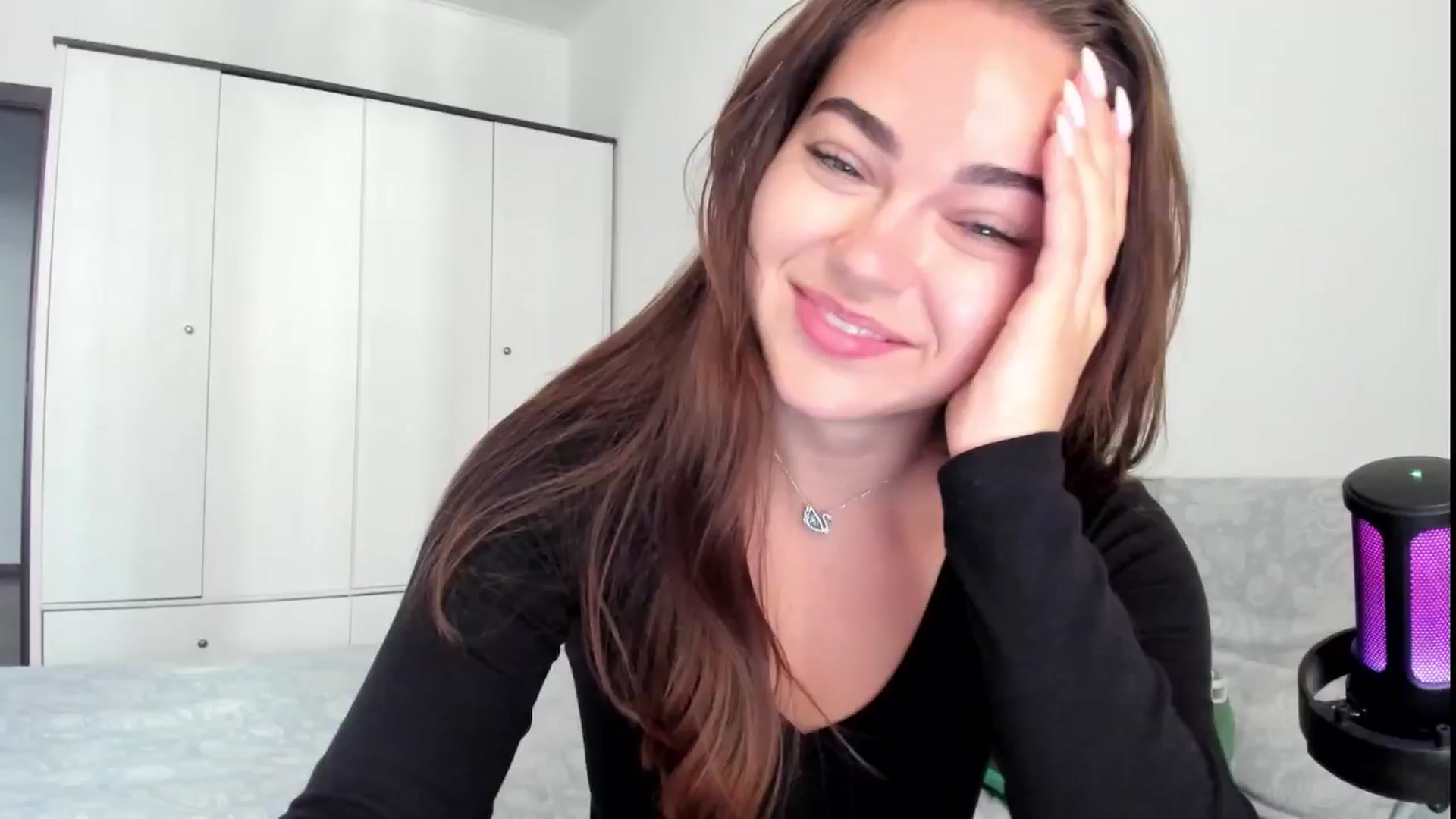 Gallery image thumbnail from BeeTheQueen's myfreecams stream on, 09/26/2024, 13:12 image 1 of 20