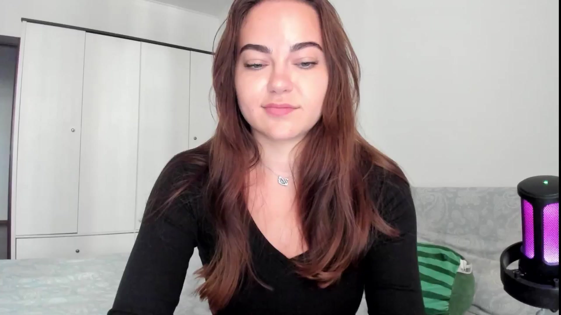 Gallery image thumbnail from BeeTheQueen's myfreecams stream on, 09/26/2024, 13:12 image 11 of 20