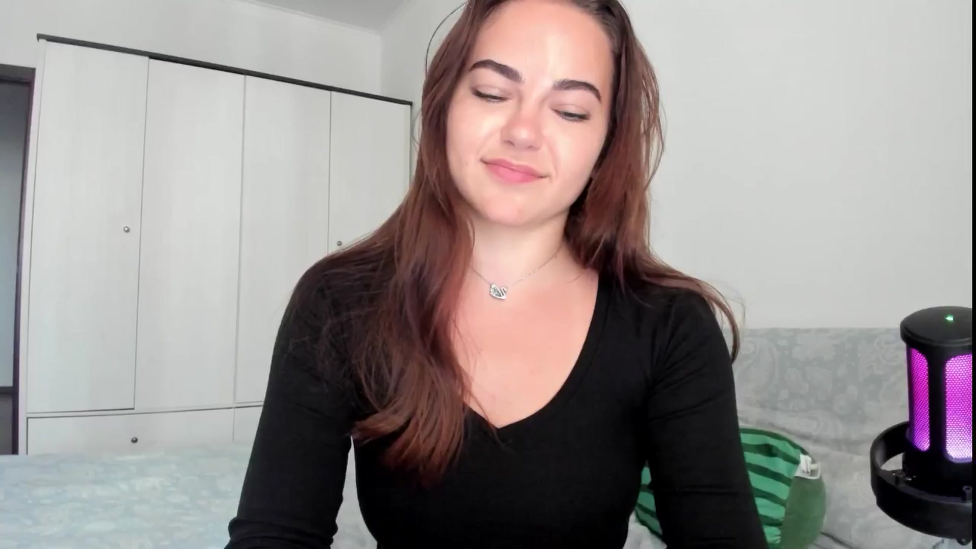 Gallery image thumbnail from BeeTheQueen's myfreecams stream on, 09/26/2024, 13:12 image 4 of 20