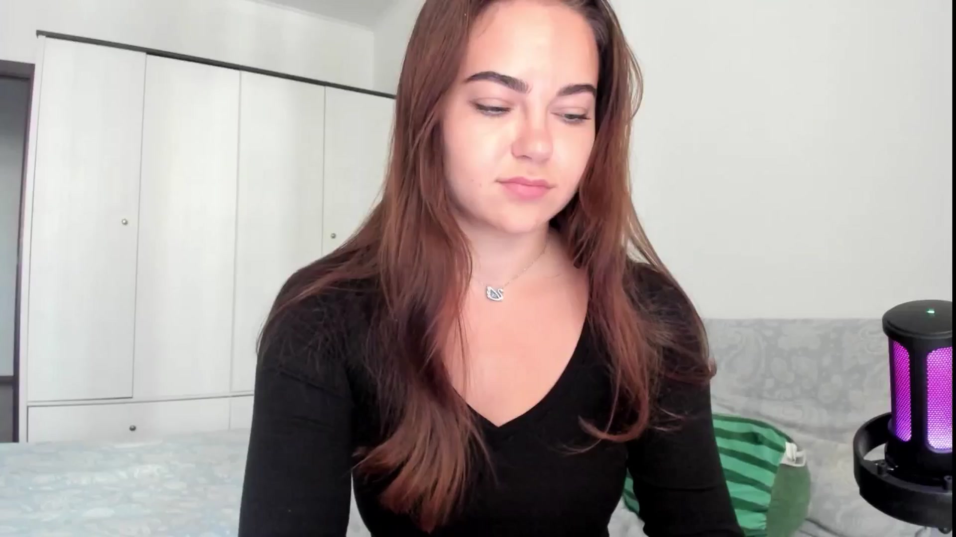 Gallery image thumbnail from BeeTheQueen's myfreecams stream on, 09/26/2024, 13:12 image 7 of 20