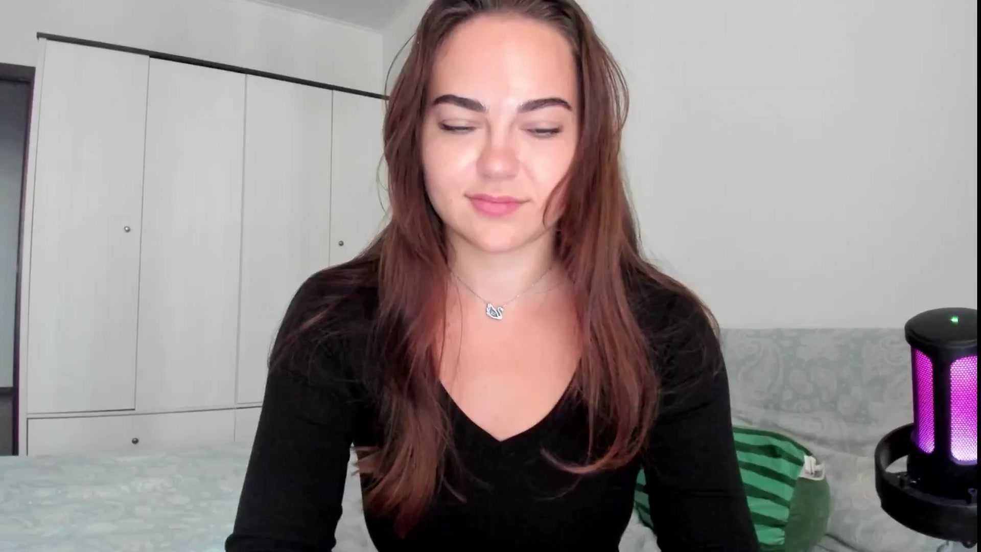 Gallery image thumbnail from BeeTheQueen's myfreecams stream on, 09/26/2024, 13:12 image 9 of 20