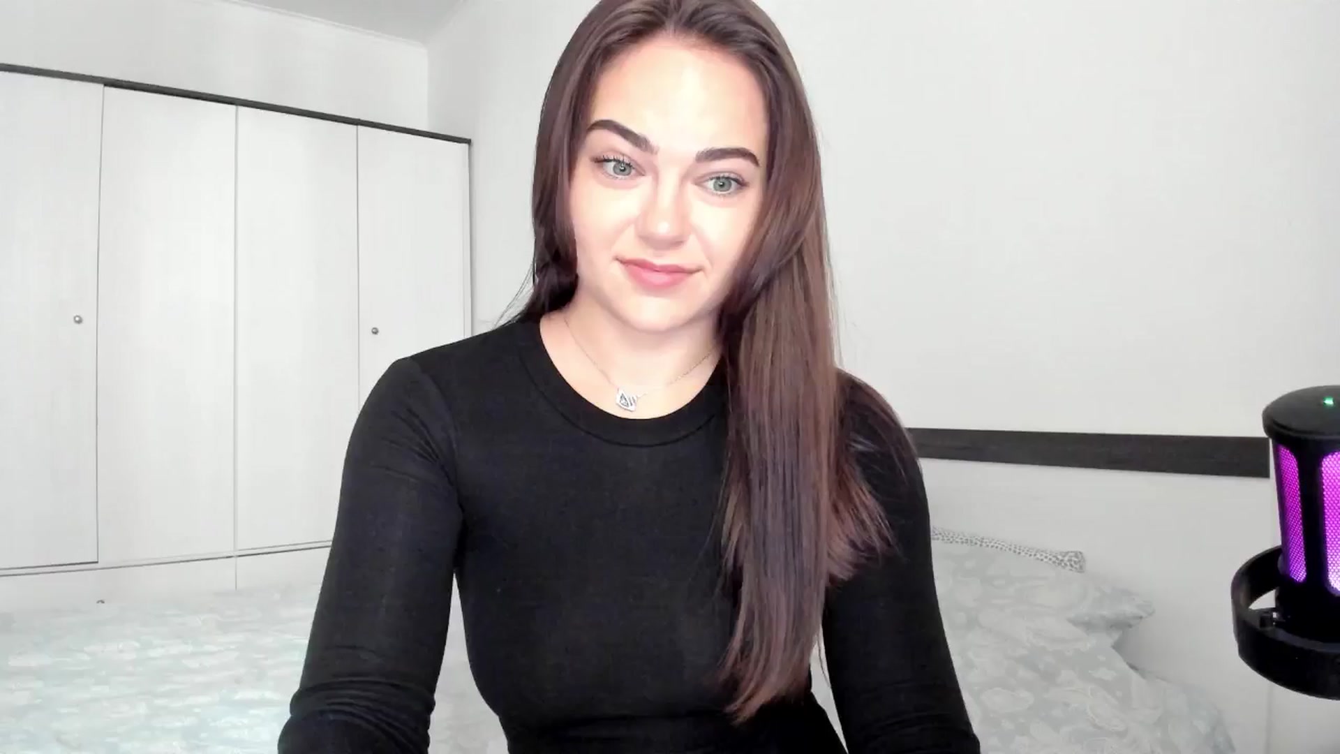 Gallery image thumbnail from BeeTheQueen's myfreecams stream on, 09/30/2024, 11:05 image 6 of 20