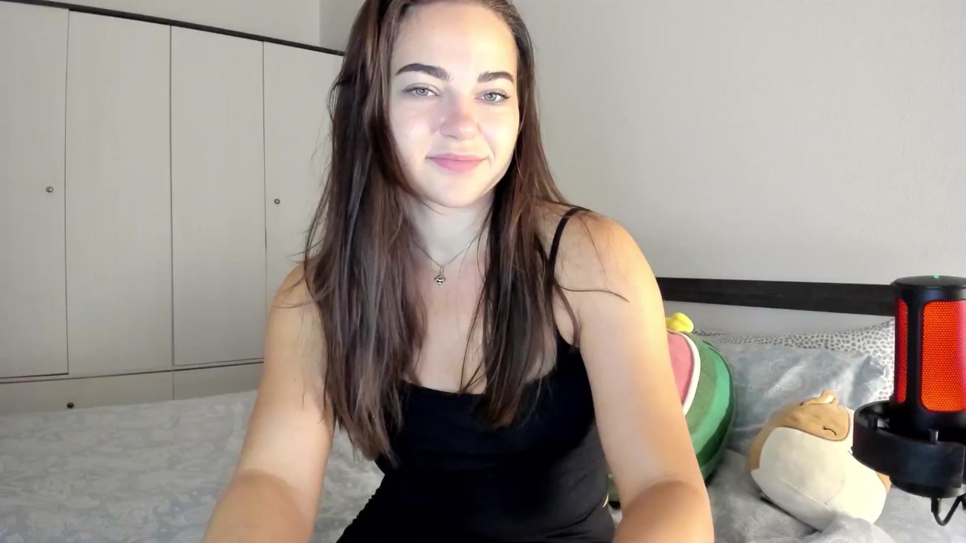 Gallery image thumbnail from BeeTheQueen's myfreecams stream on, 10/04/2024, 19:15 image 5 of 20