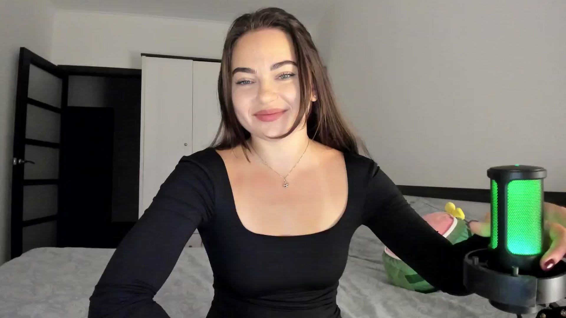 Gallery image thumbnail from BeeTheQueen's myfreecams stream on, 10/06/2024, 16:55 image 7 of 20