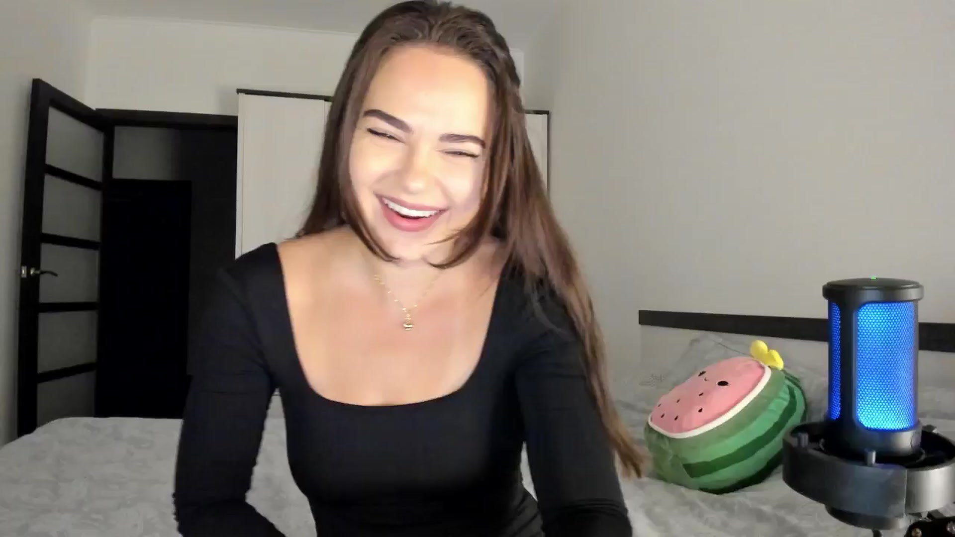 Gallery image thumbnail from BeeTheQueen's myfreecams stream on, 10/06/2024, 16:55 image 8 of 20