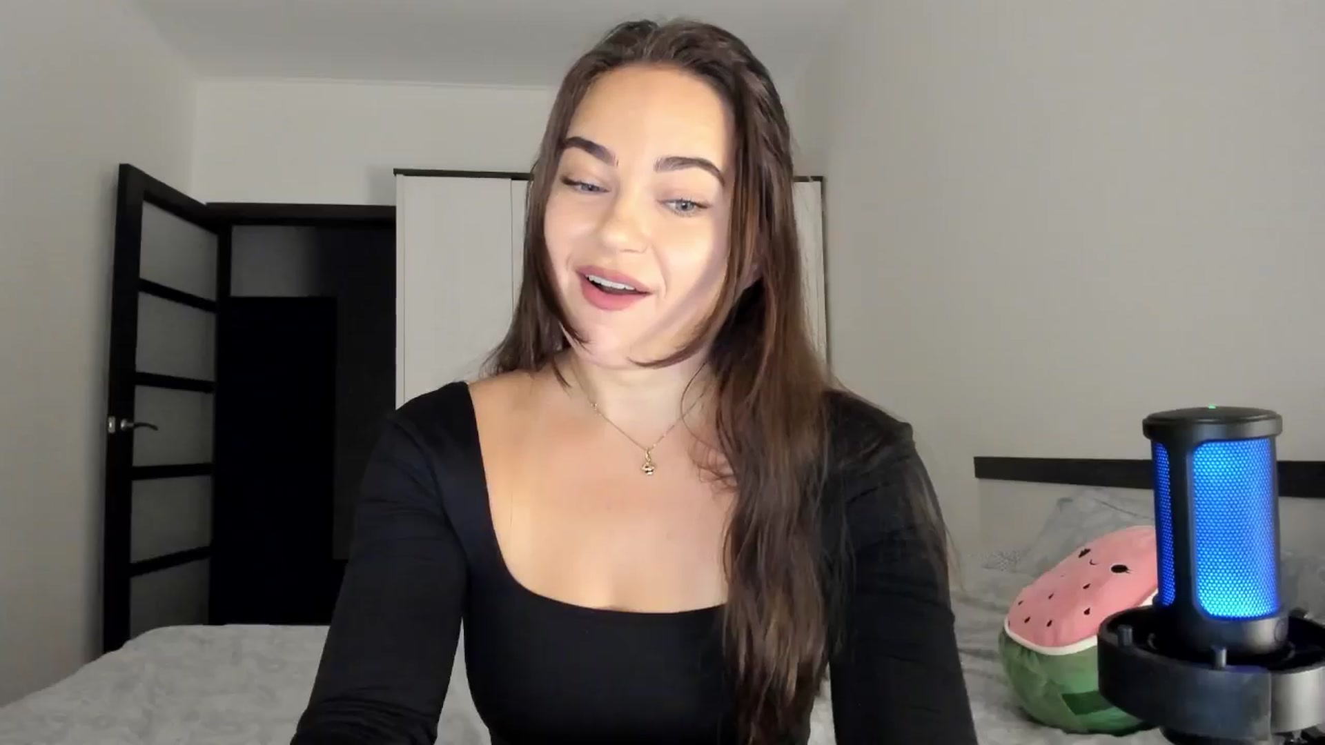 Gallery image thumbnail from BeeTheQueen's myfreecams stream on, 10/06/2024, 16:55 image 16 of 20