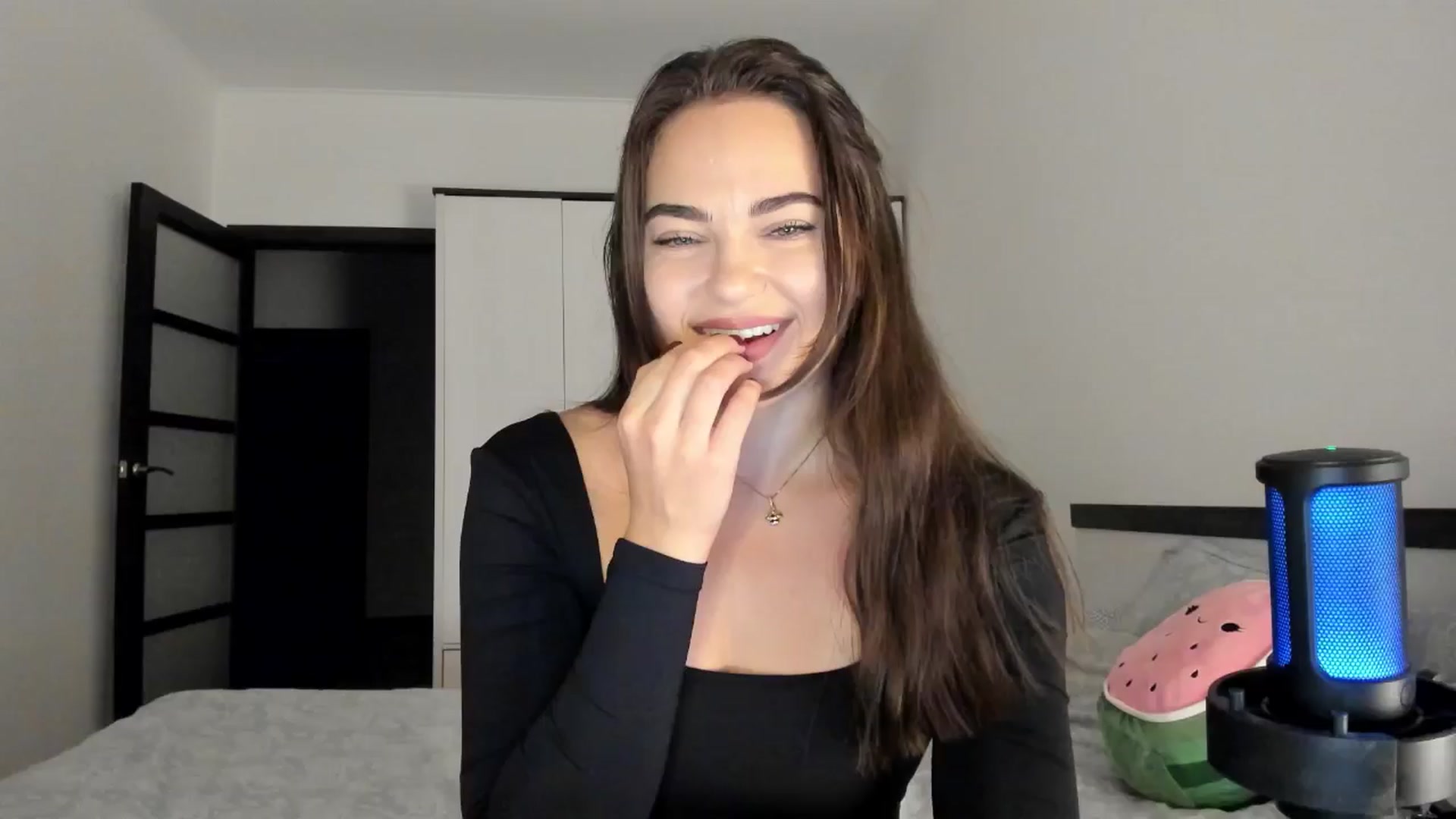 Gallery image thumbnail from BeeTheQueen's myfreecams stream on, 10/06/2024, 16:55 image 13 of 20