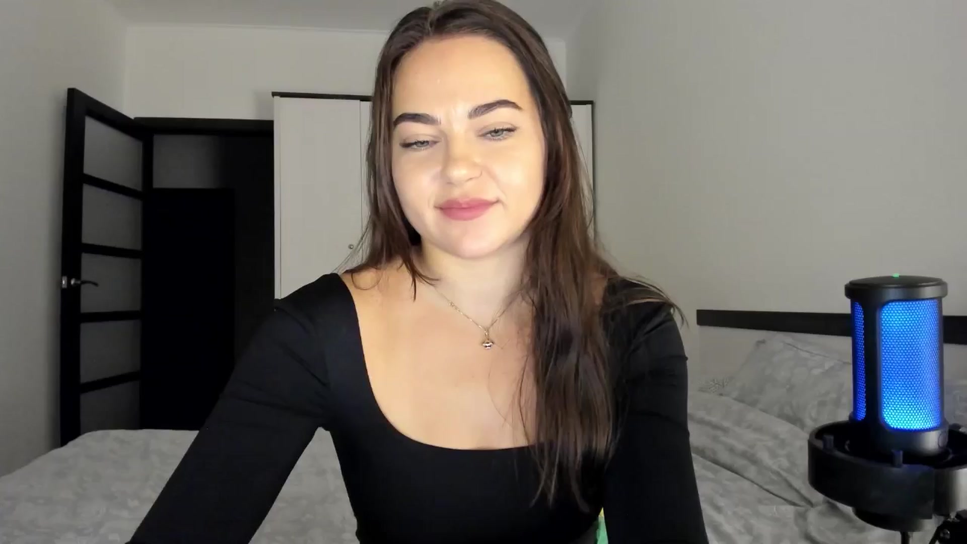 Gallery image thumbnail from BeeTheQueen's myfreecams stream on, 10/06/2024, 19:13 image 14 of 20