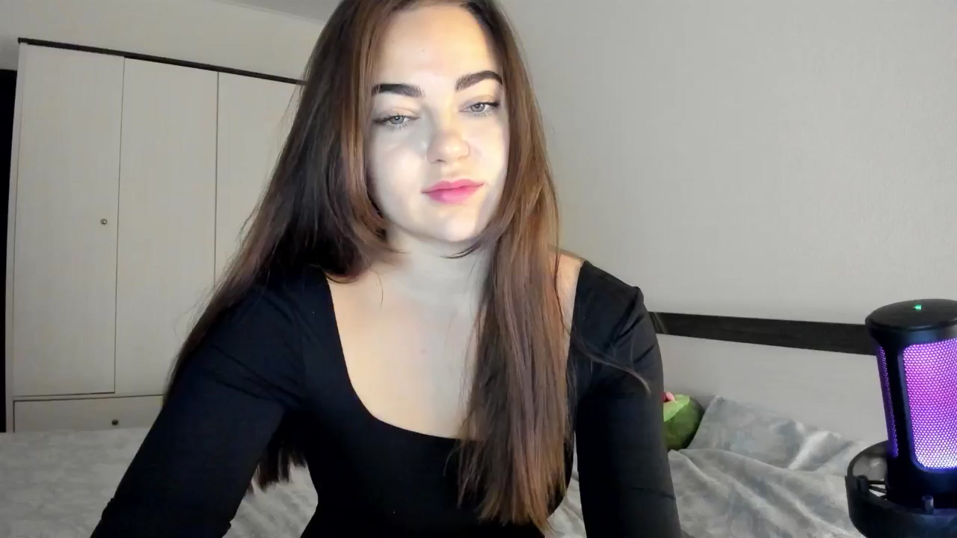 Gallery image thumbnail from BeeTheQueen's myfreecams stream on, 11/18/2024, 15:05 image 8 of 20