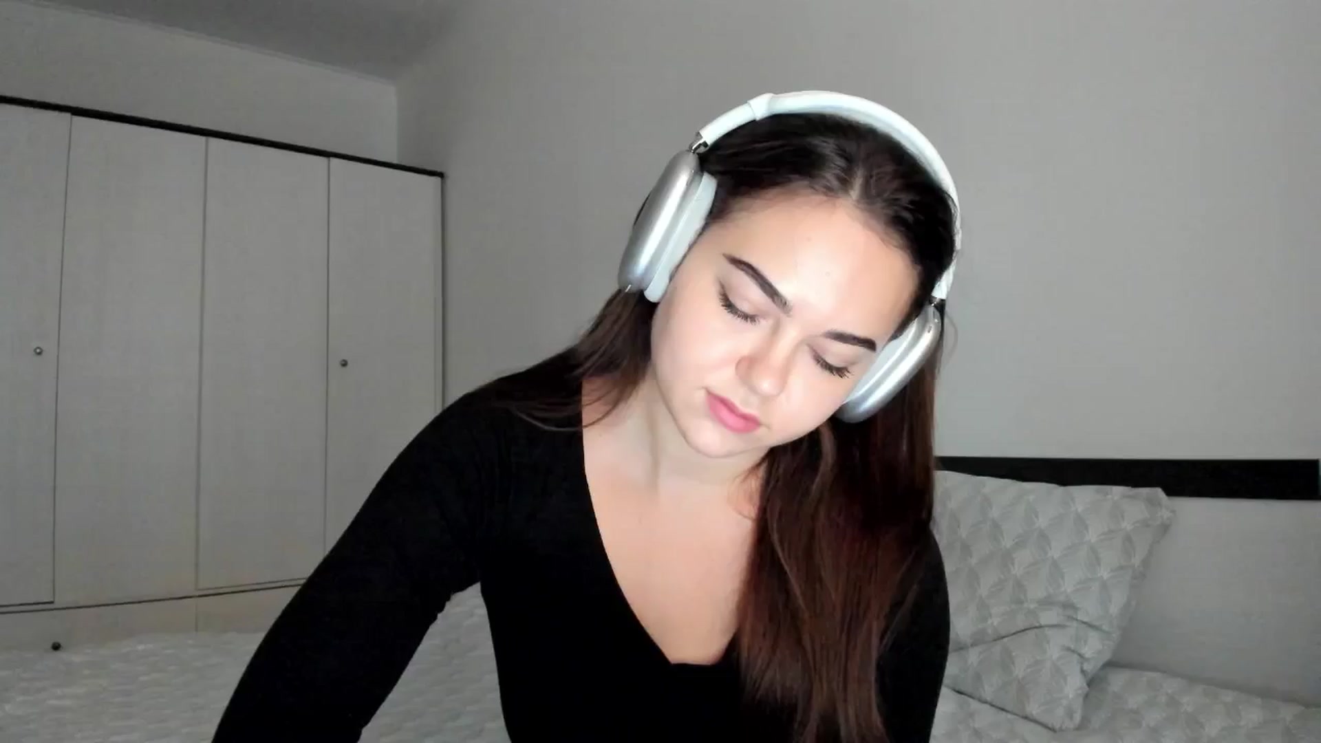 Gallery image thumbnail from BeeTheQueen's myfreecams stream on, 11/25/2024, 13:45 image 20 of 20