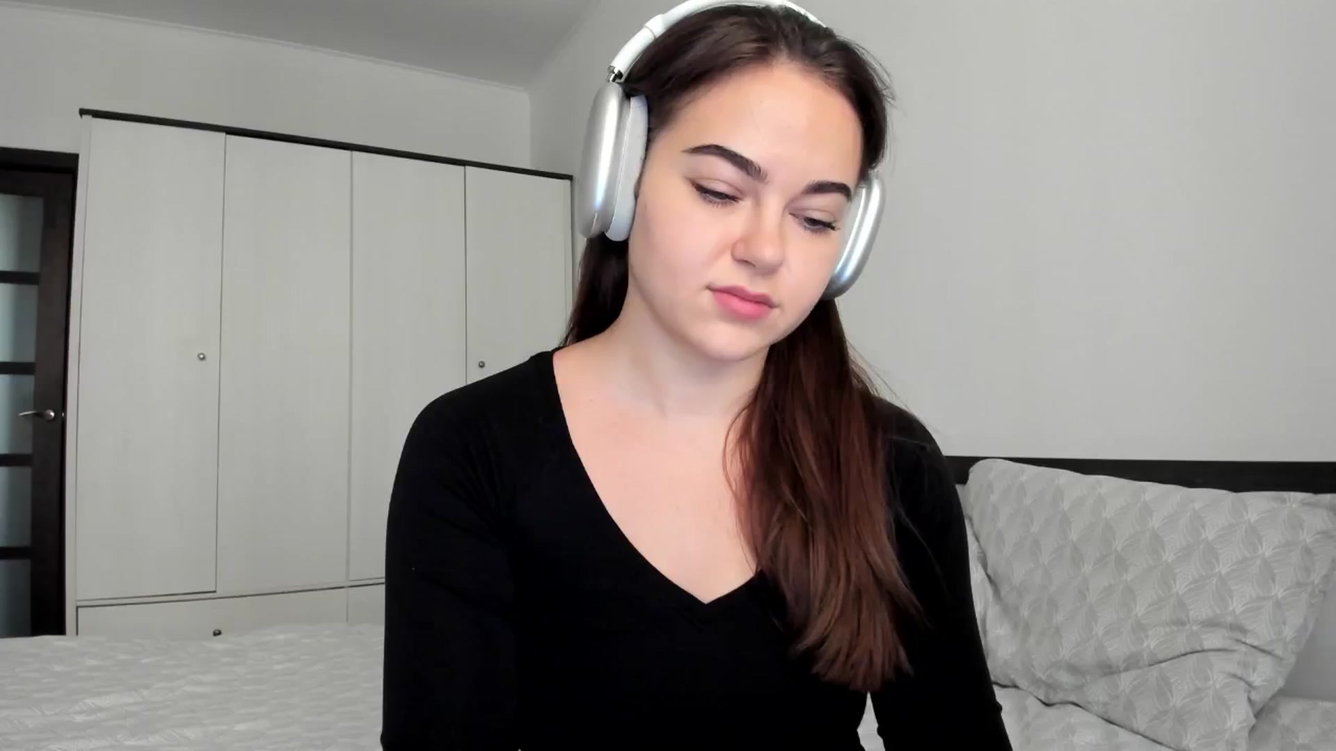 Gallery image thumbnail from BeeTheQueen's myfreecams stream on, 11/25/2024, 13:45 image 13 of 20