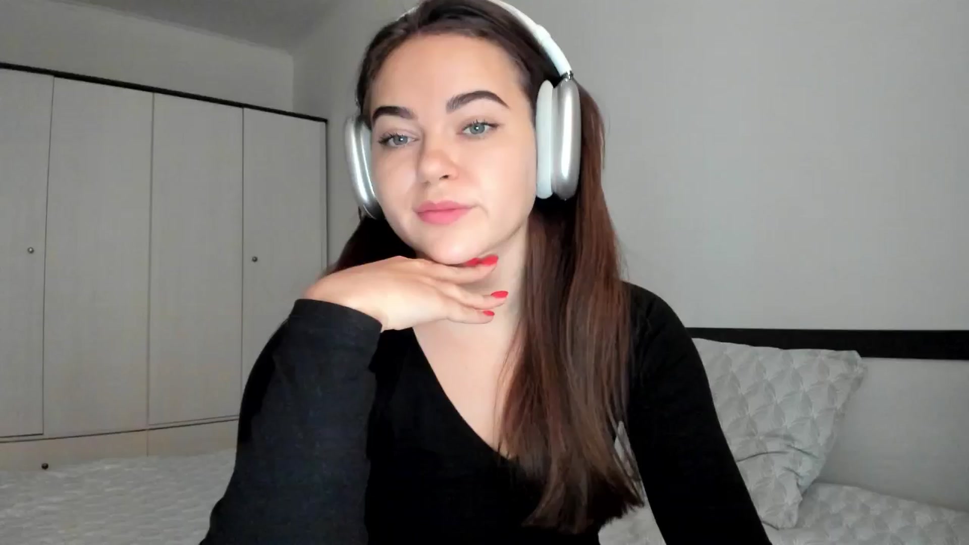 Gallery image thumbnail from BeeTheQueen's myfreecams stream on, 11/25/2024, 13:45 image 19 of 20