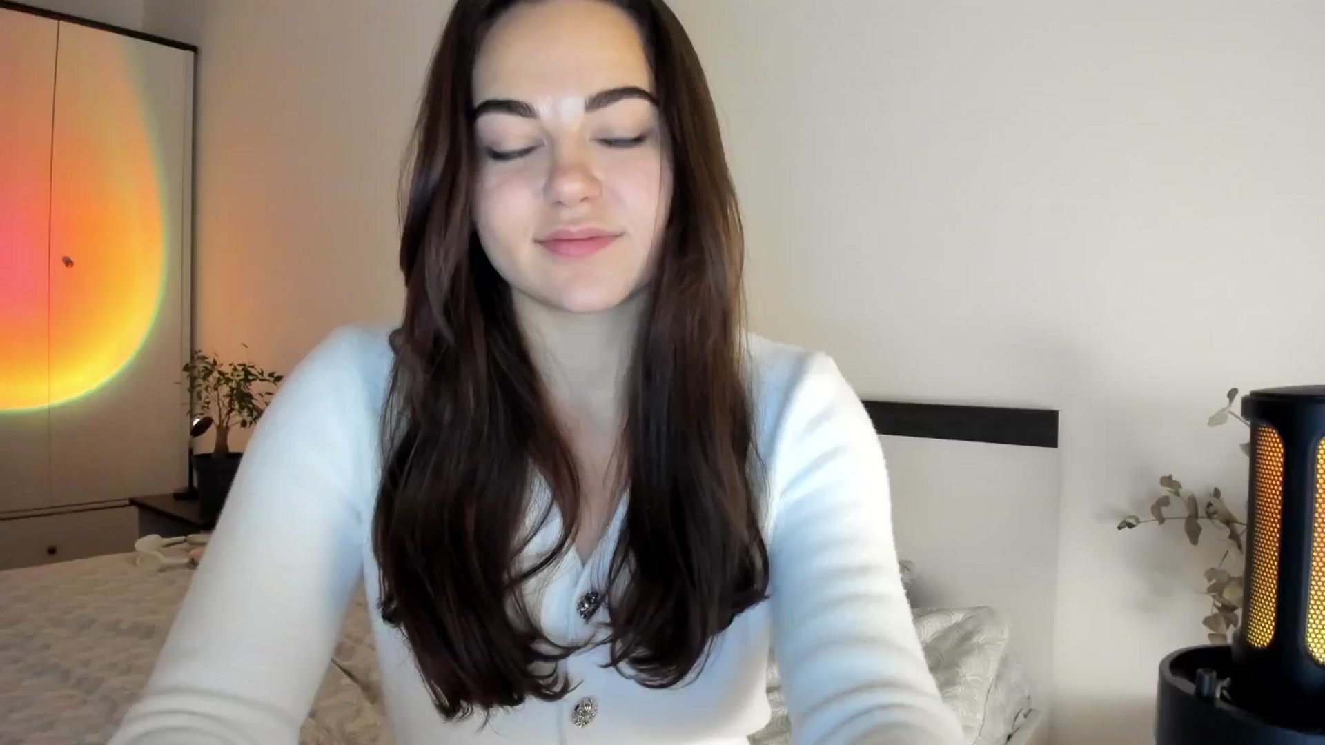 Gallery image thumbnail from BeeTheQueen's myfreecams stream on, 11/30/2024, 22:33 image 16 of 20
