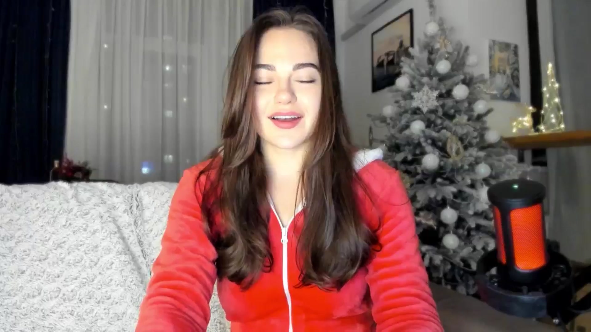 Gallery image thumbnail from BeeTheQueen's myfreecams stream on, 12/22/2024, 18:13 image 17 of 20