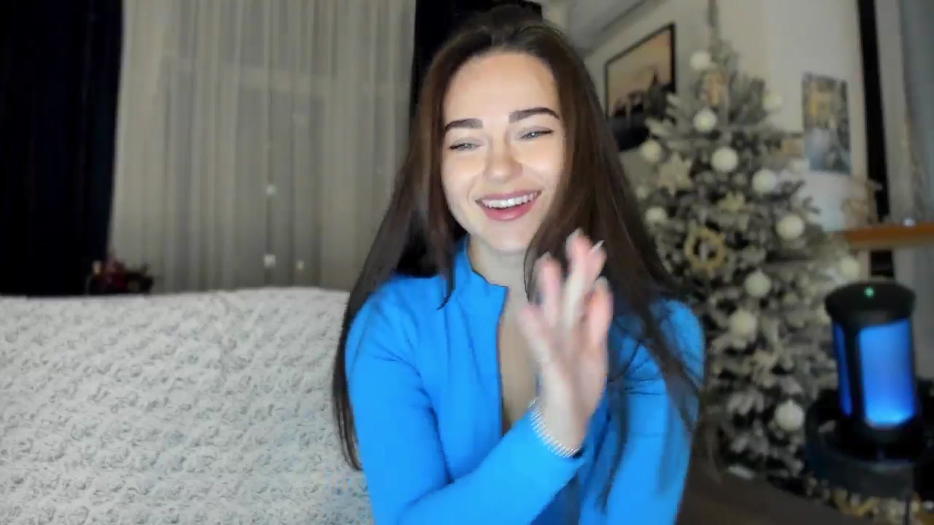 Gallery image thumbnail from BeeTheQueen's myfreecams stream on, 12/23/2024, 18:20 image 17 of 20