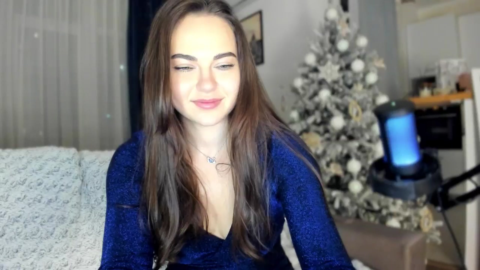 Gallery image thumbnail from BeeTheQueen's myfreecams stream on, 12/24/2024, 20:14 image 15 of 20