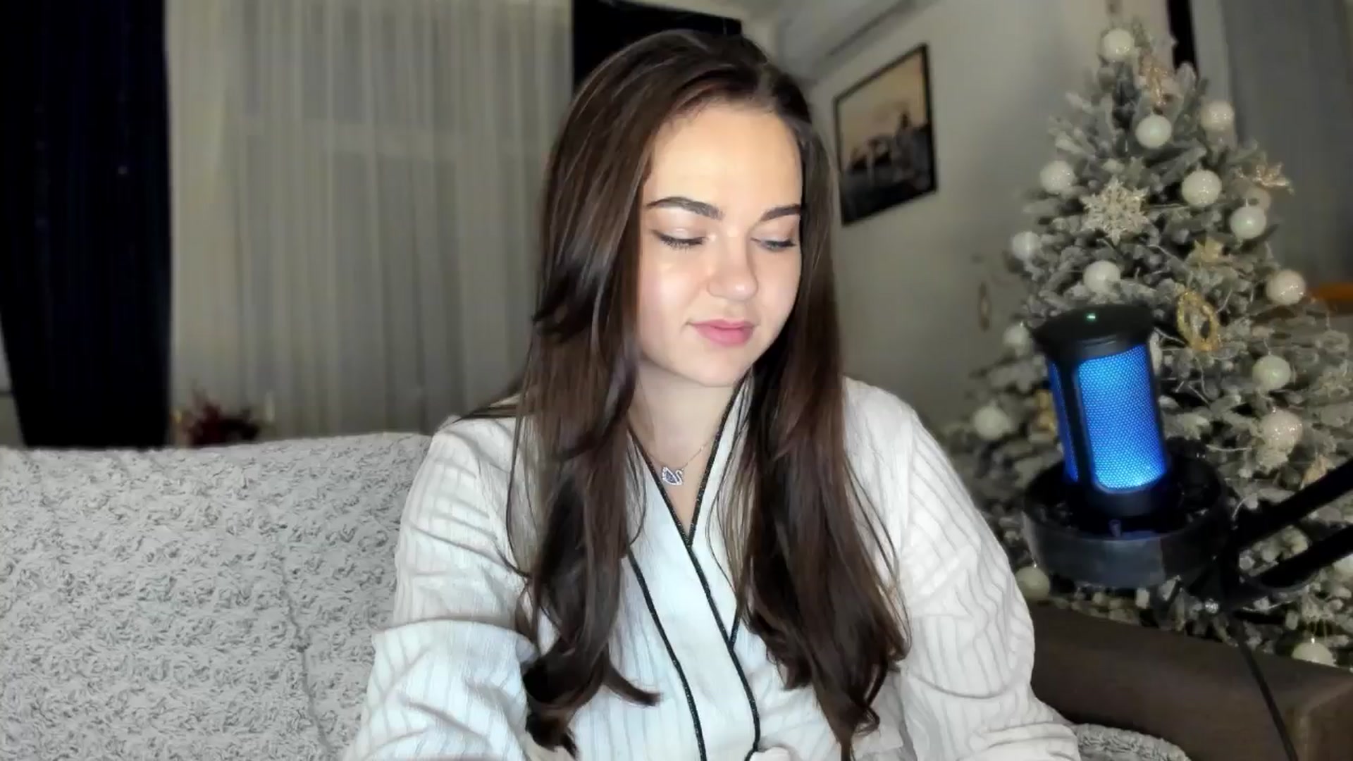 Gallery image thumbnail from BeeTheQueen's myfreecams stream on, 12/24/2024, 21:30 image 7 of 20