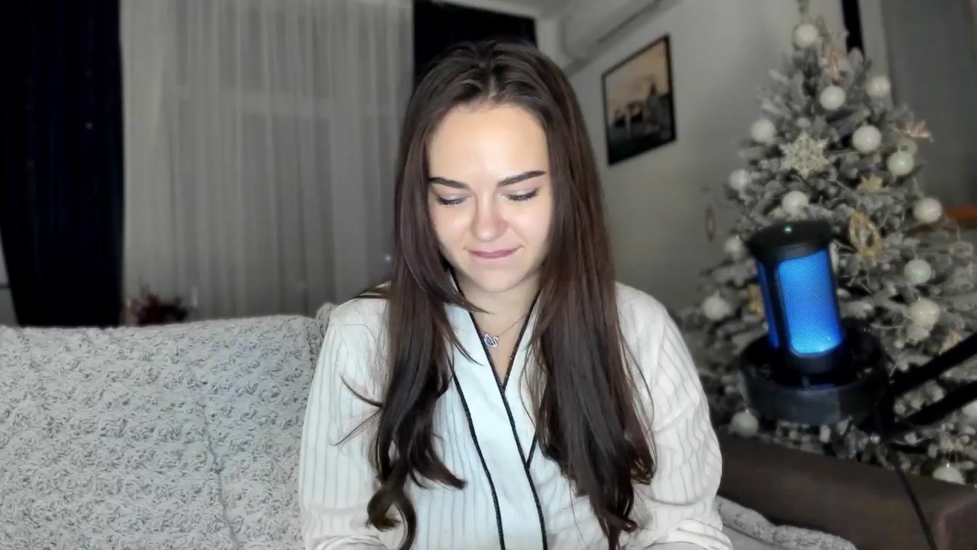 Gallery image thumbnail from BeeTheQueen's myfreecams stream on, 12/24/2024, 21:30 image 5 of 20