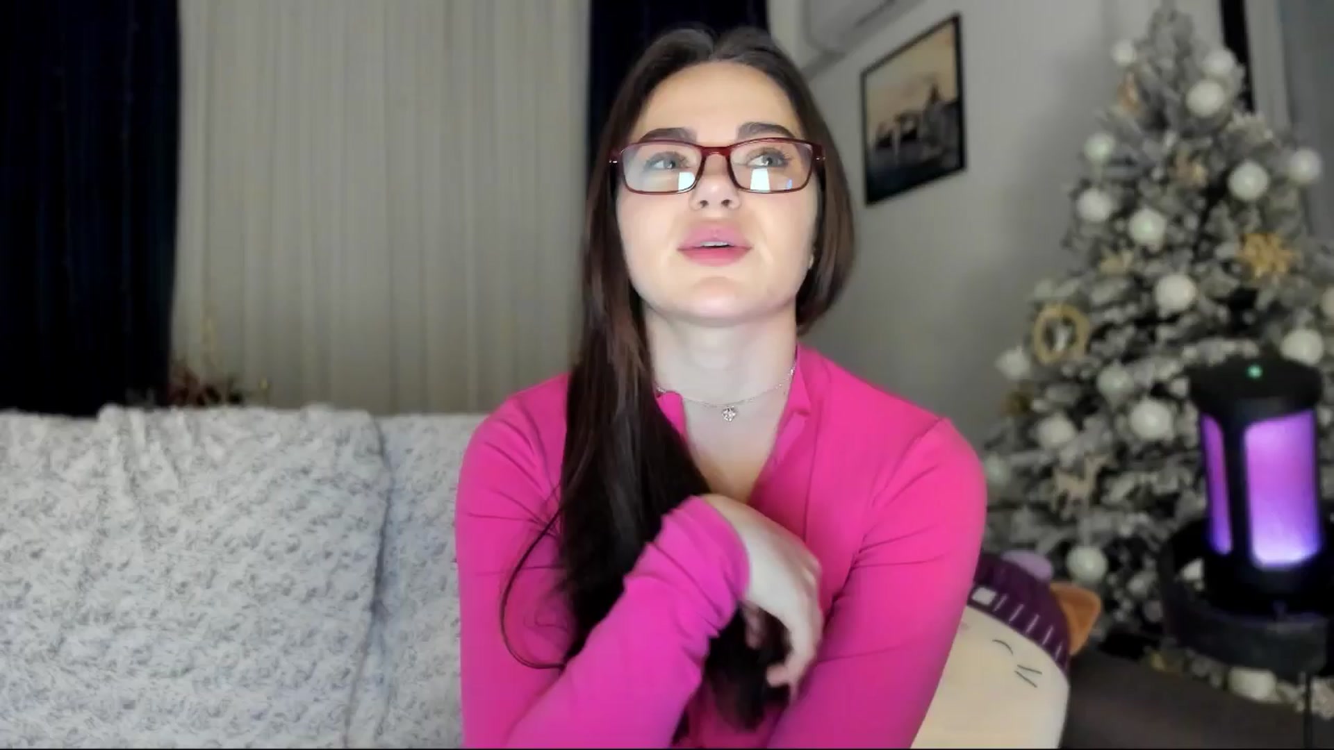 Gallery image thumbnail from BeeTheQueen's myfreecams stream on, 12/27/2024, 18:19 image 16 of 20