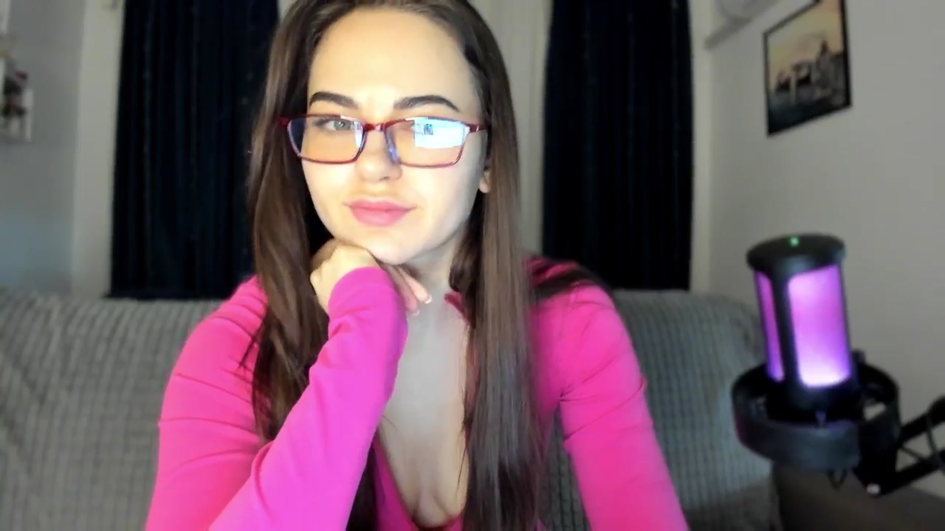 Gallery image thumbnail from BeeTheQueen's myfreecams stream on, 03/02/2025, 18:41 image 10 of 20